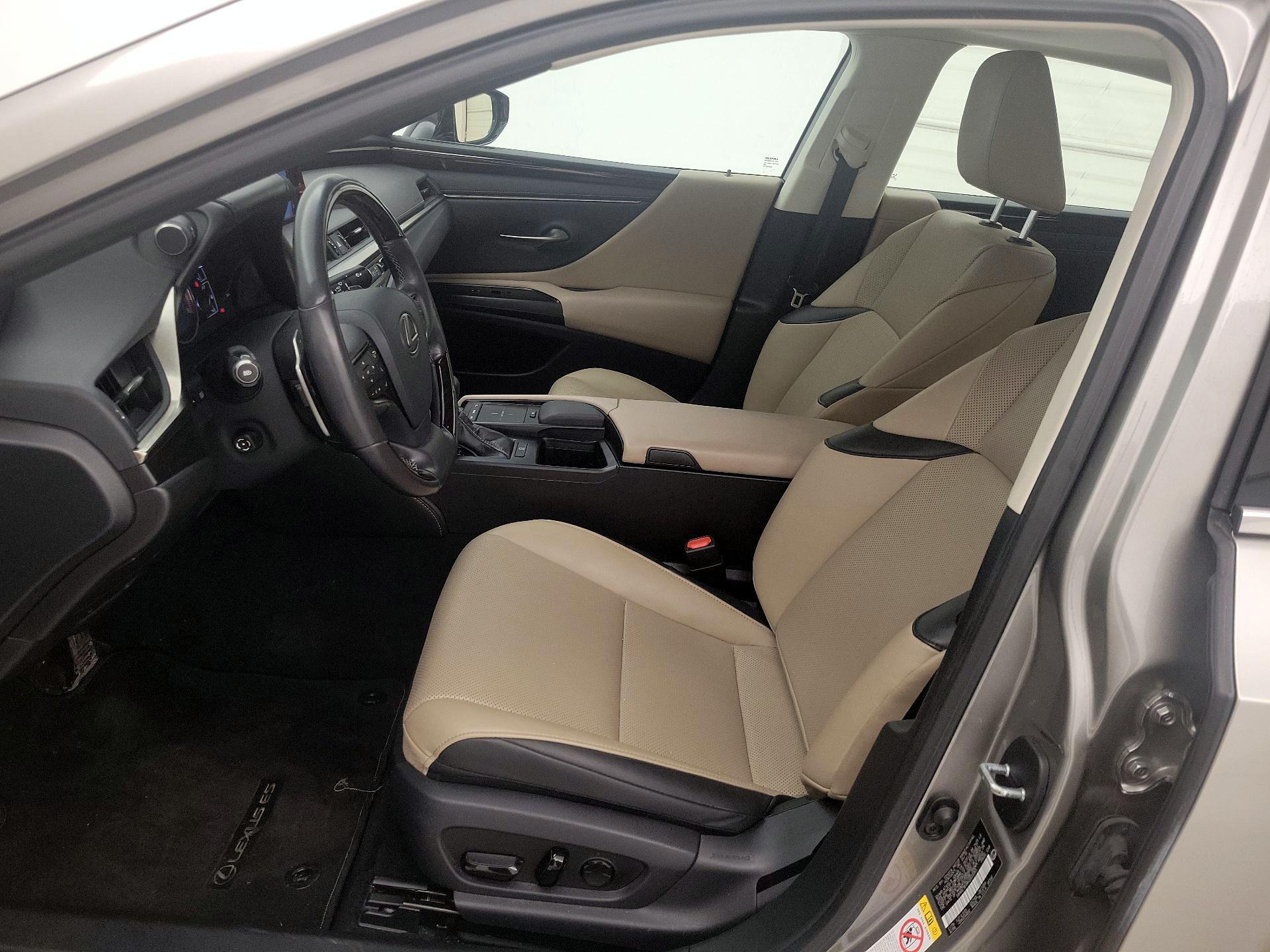 Thumbnail: 2019 Lexus ES - 11