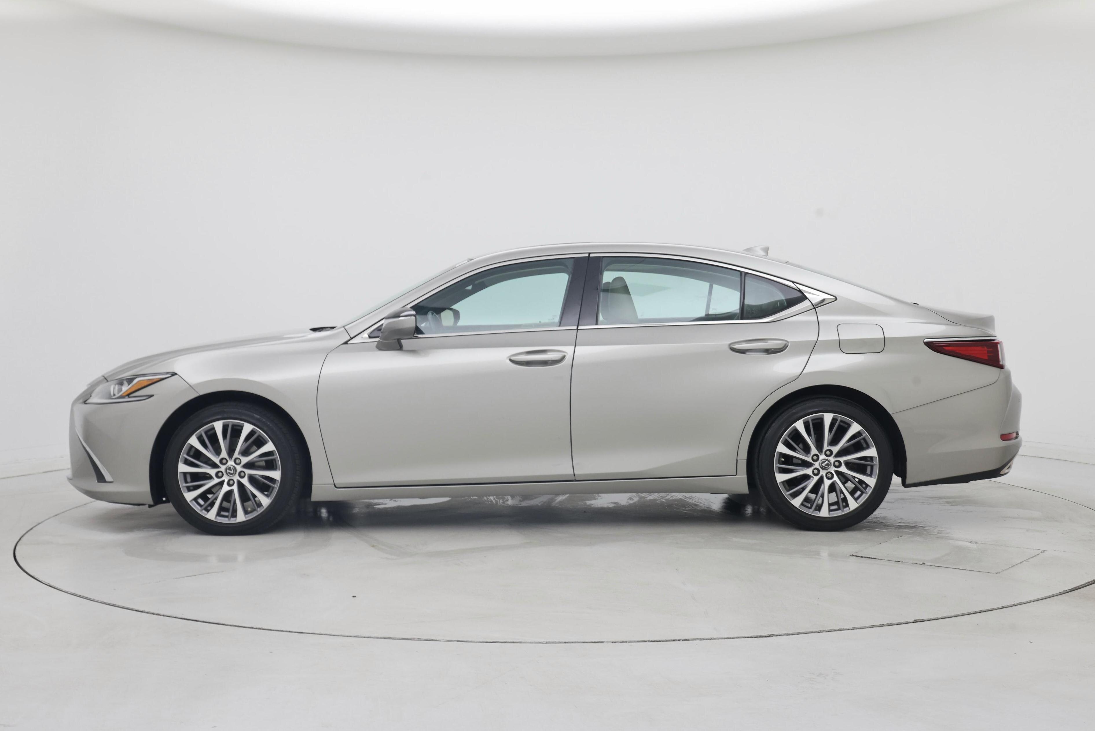 Thumbnail: 2019 Lexus ES - 3