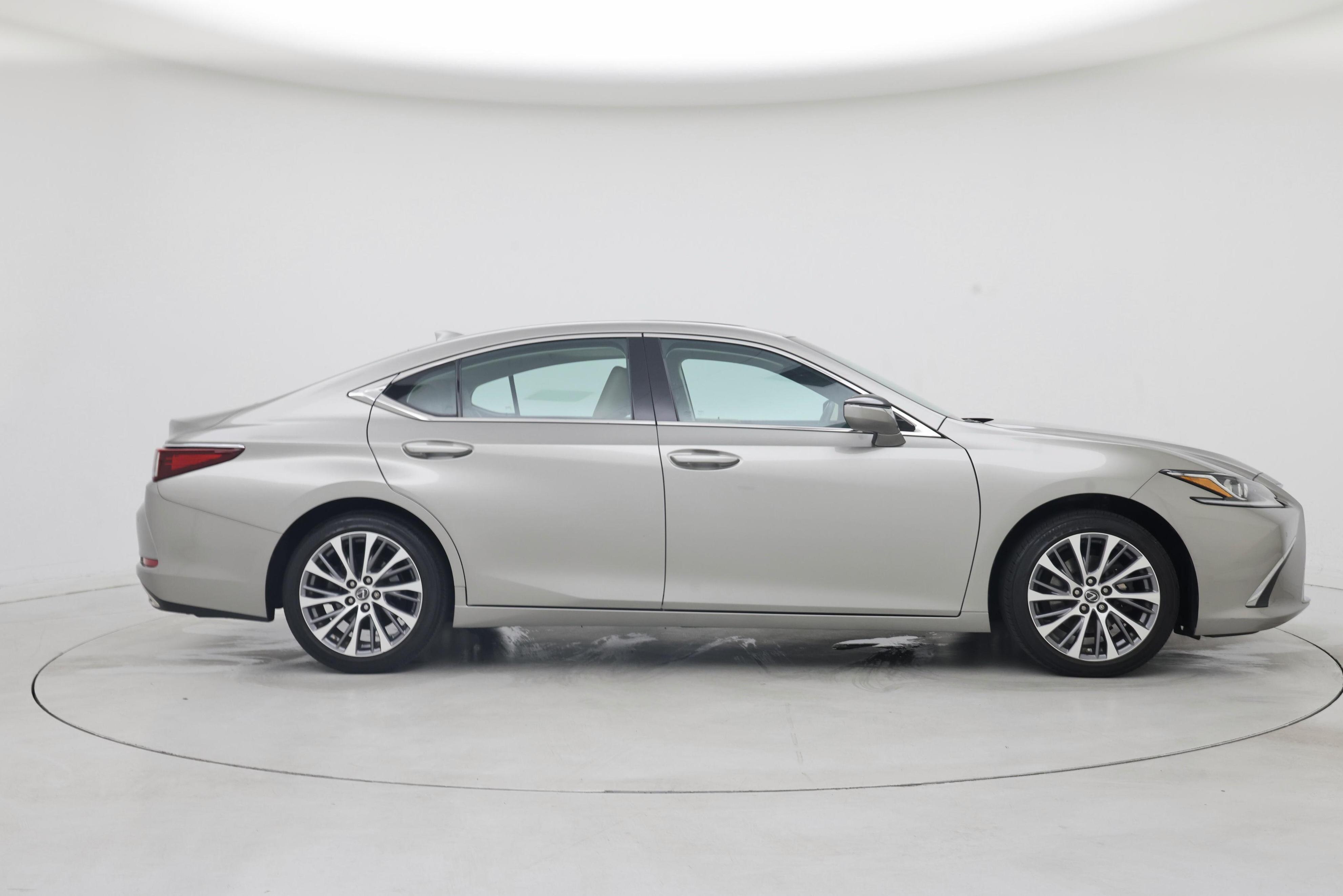 Thumbnail: 2019 Lexus ES - 7