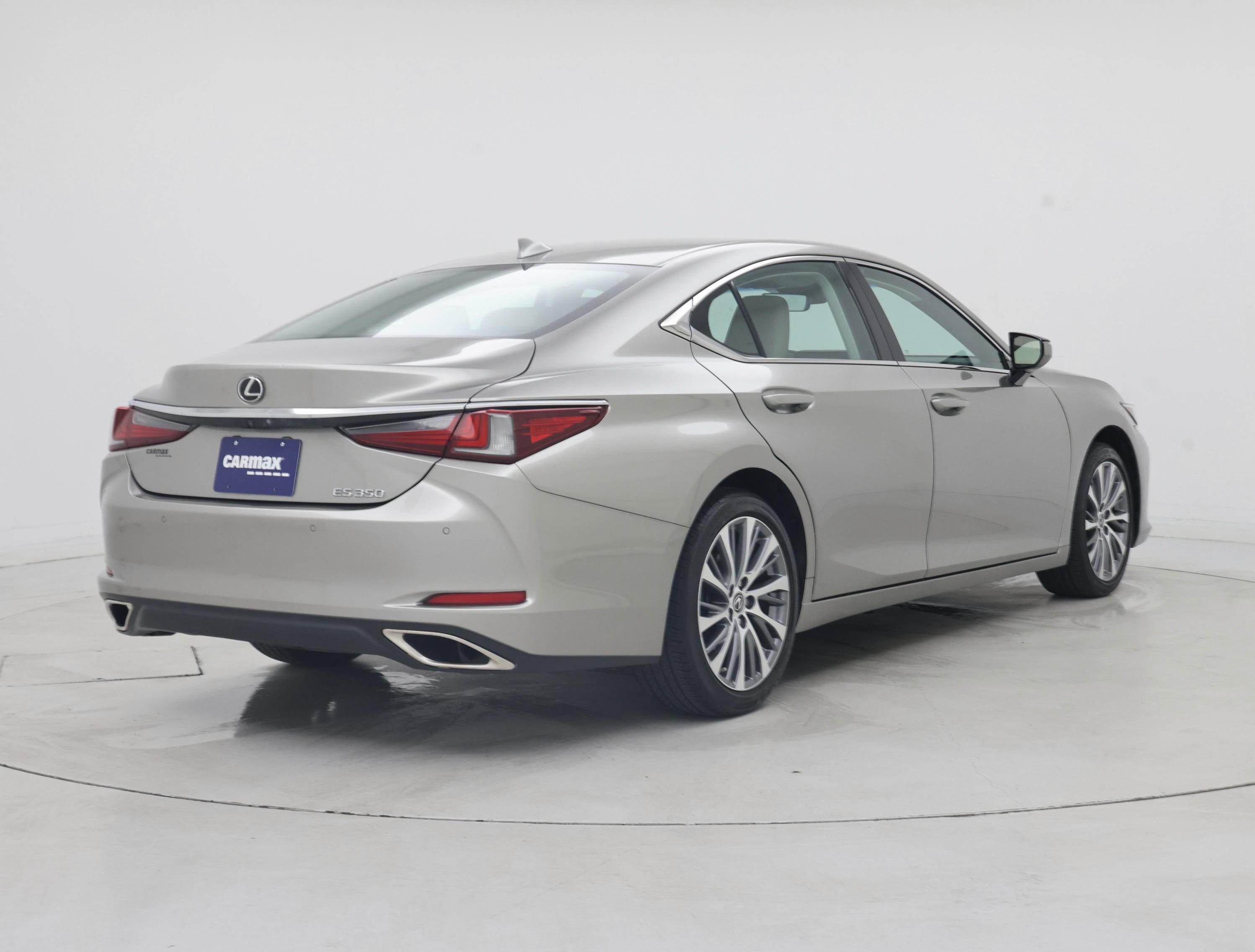 Thumbnail: 2019 Lexus ES - 8