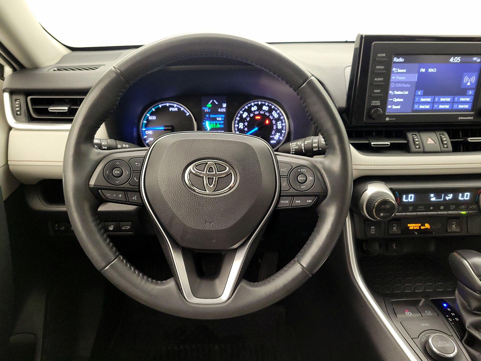 Thumbnail: 2022 Toyota RAV4 - 10