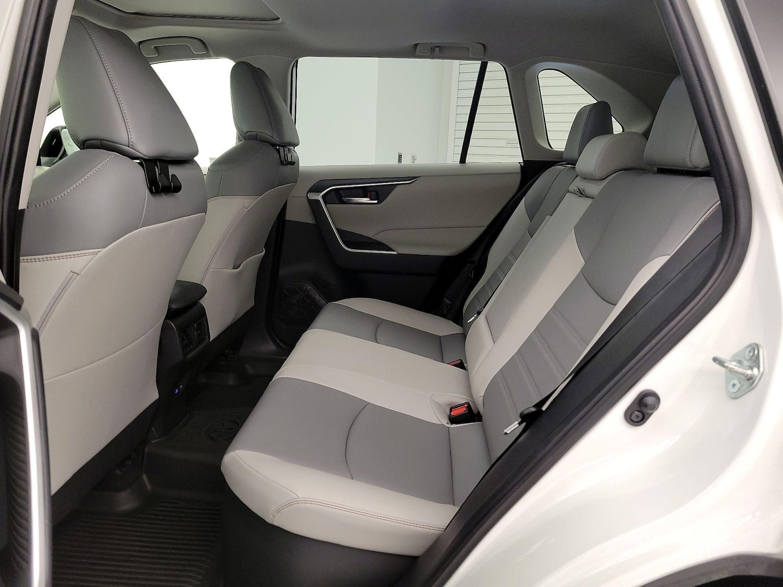 2022 Toyota RAV4 XLE Premium - Photo 21