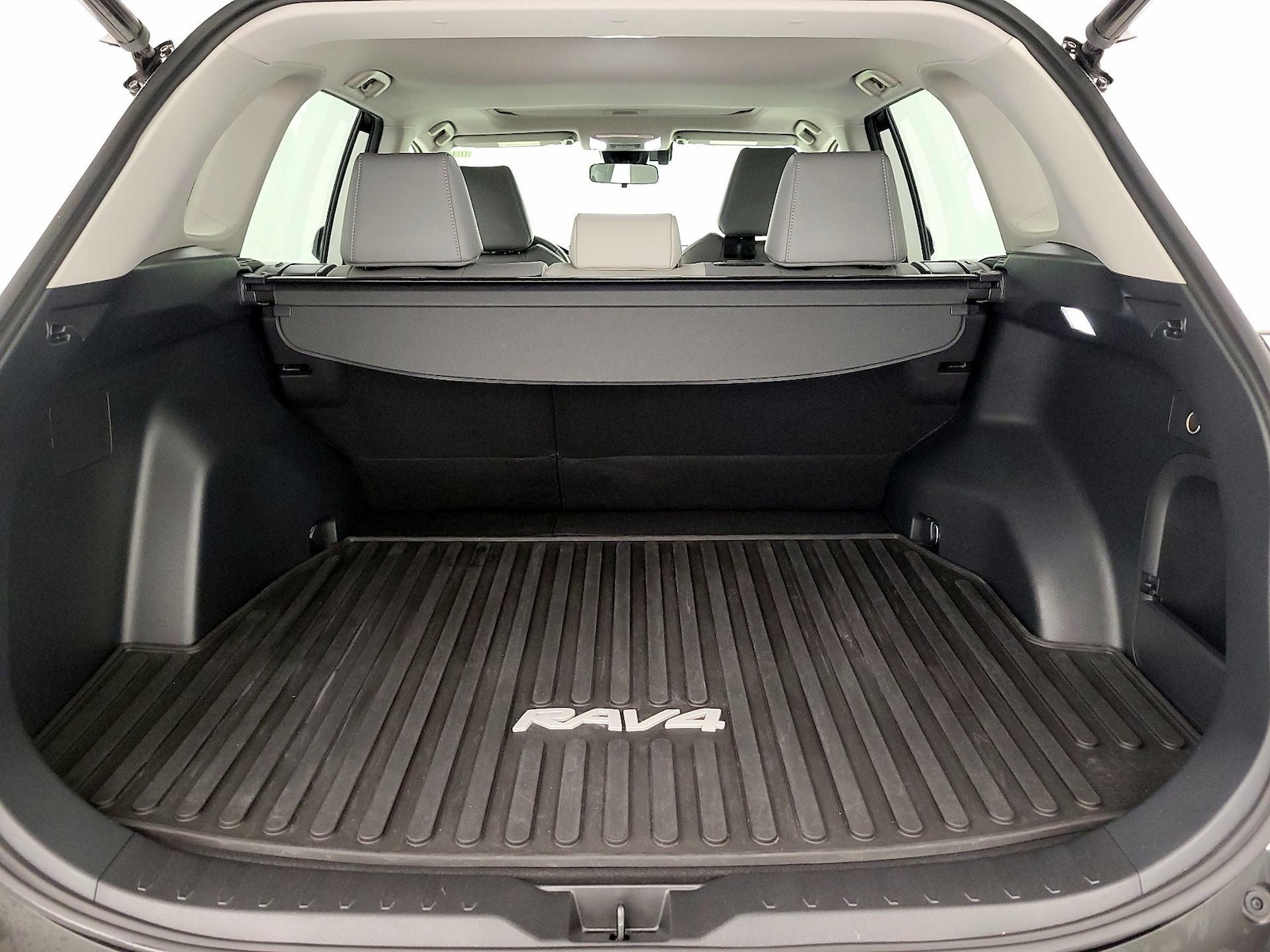 2022 Toyota RAV4 XLE Premium - Photo 22