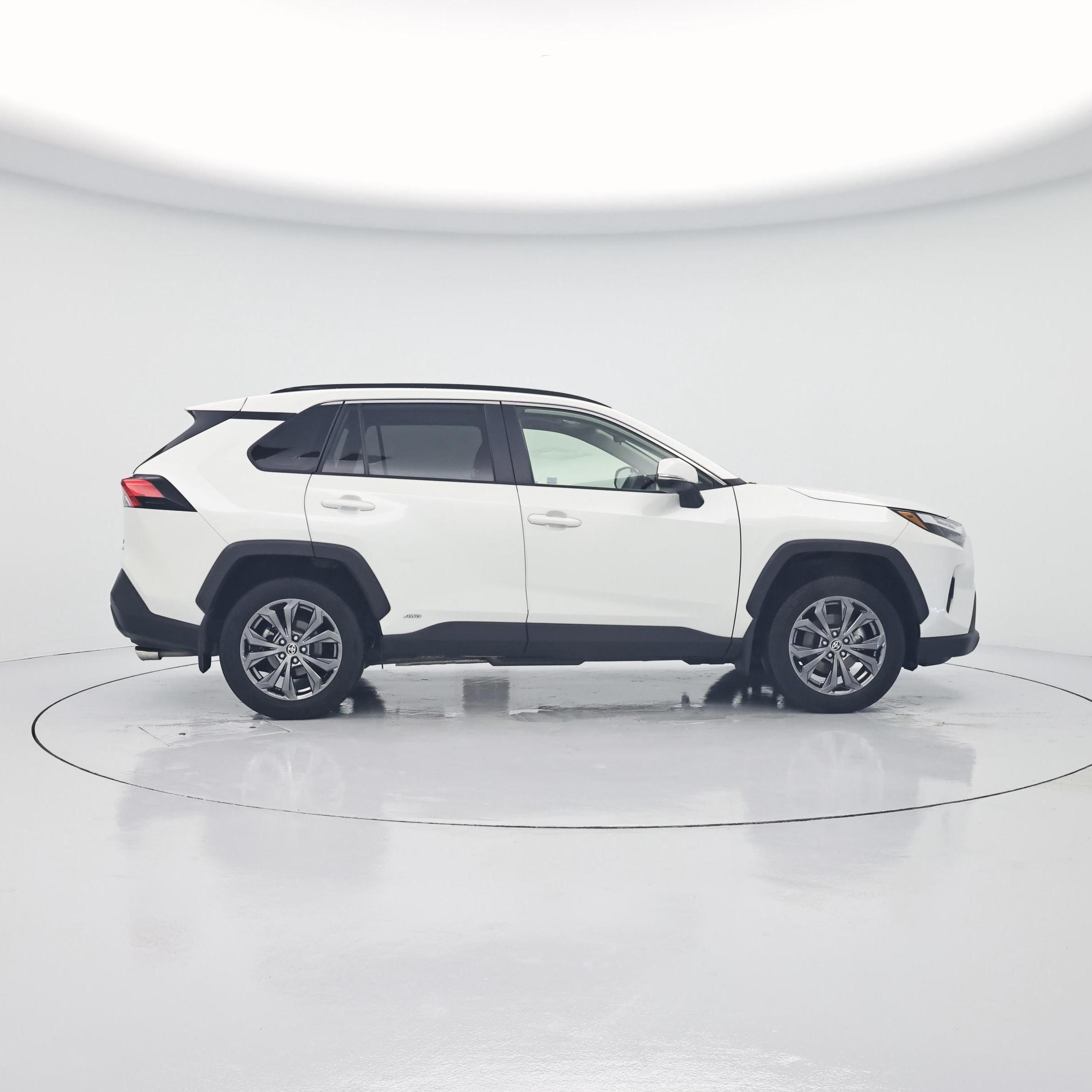 Thumbnail: 2022 Toyota RAV4 - 7