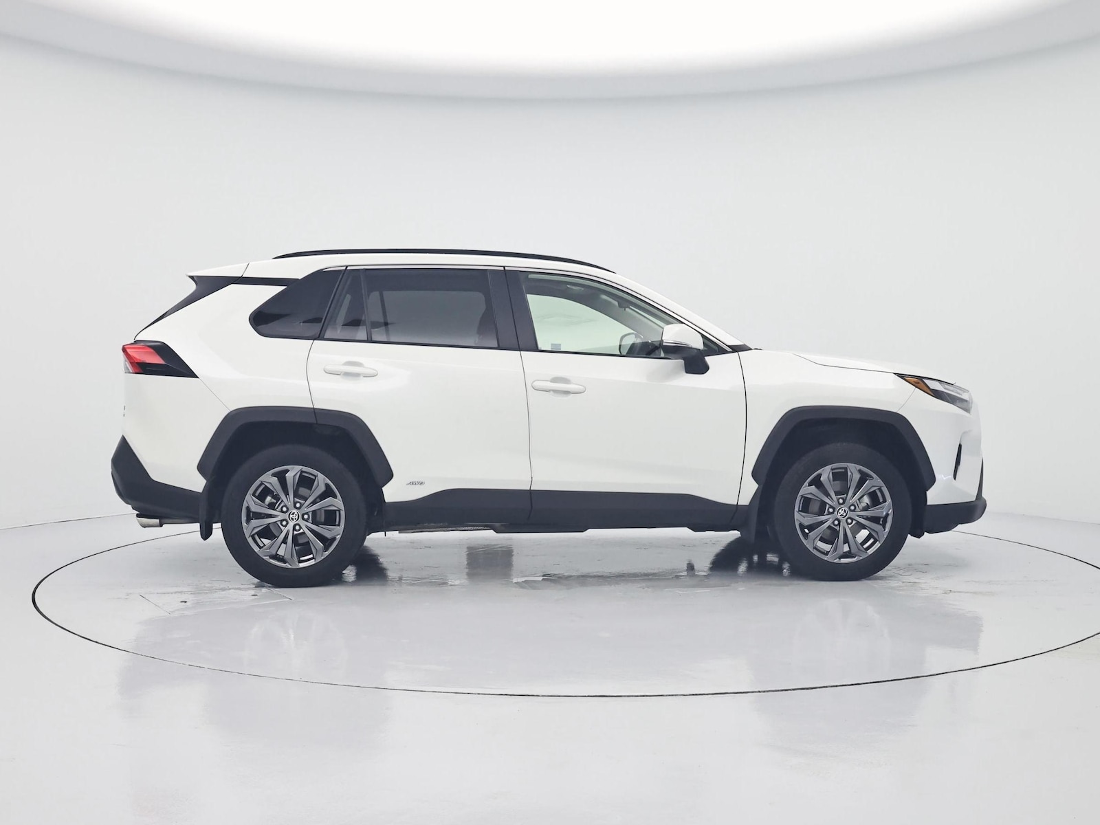 2022 Toyota RAV4 XLE Premium - Photo 8
