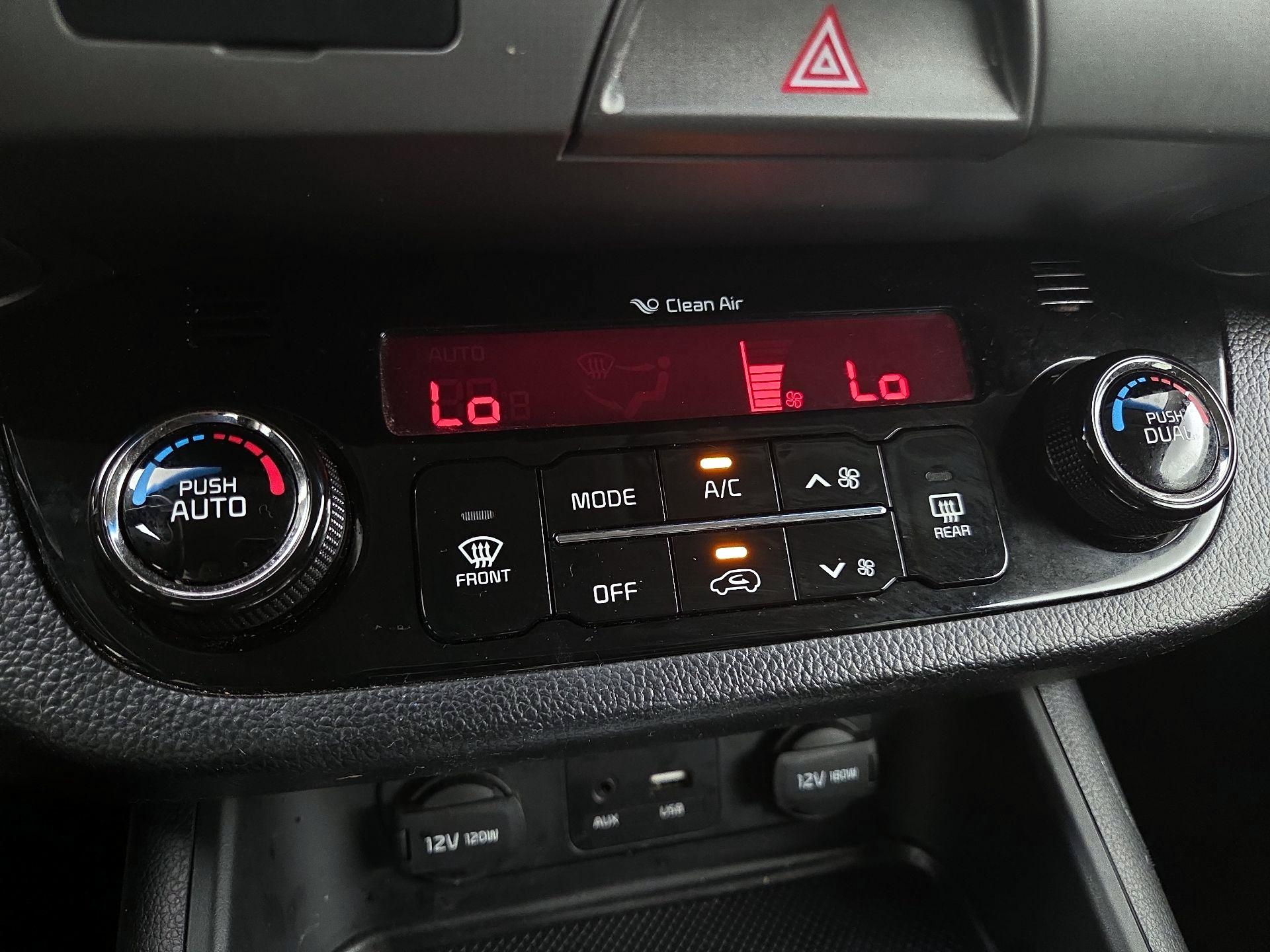 Thumbnail: 2015 Kia Sportage - 17