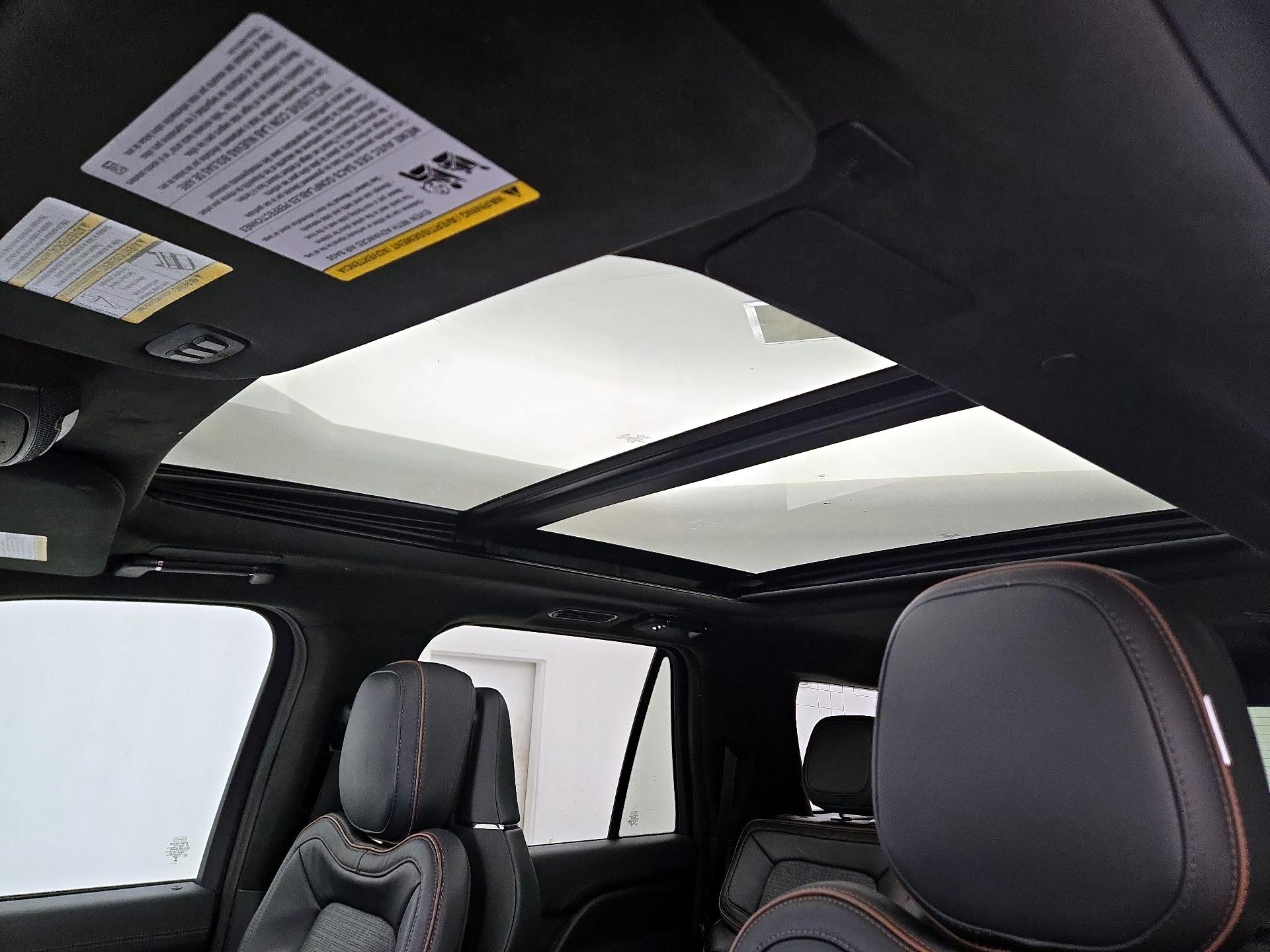 Thumbnail: 2023 Lincoln Navigator L - 20