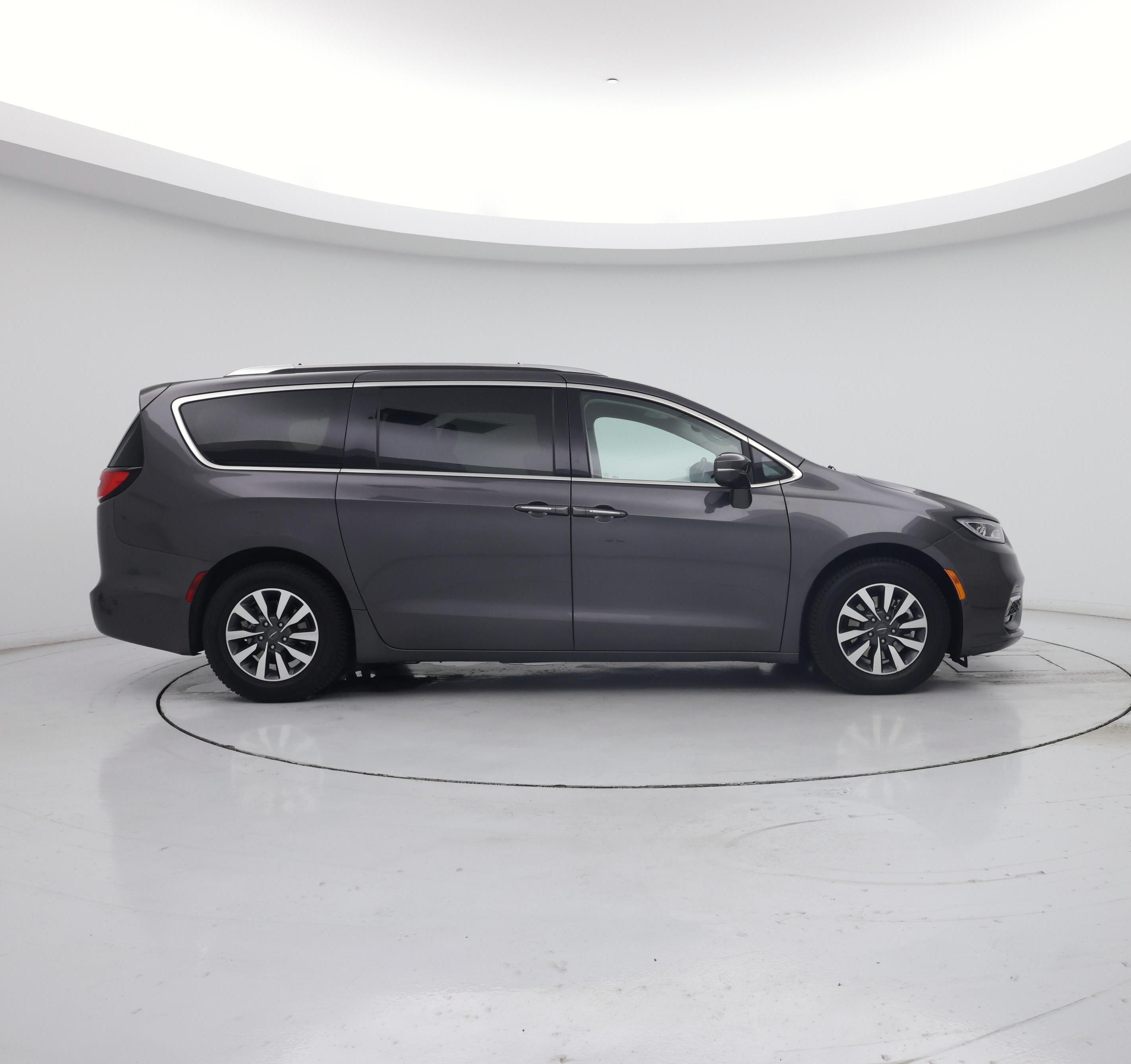 Thumbnail: 2021 Chrysler Pacifica - 7