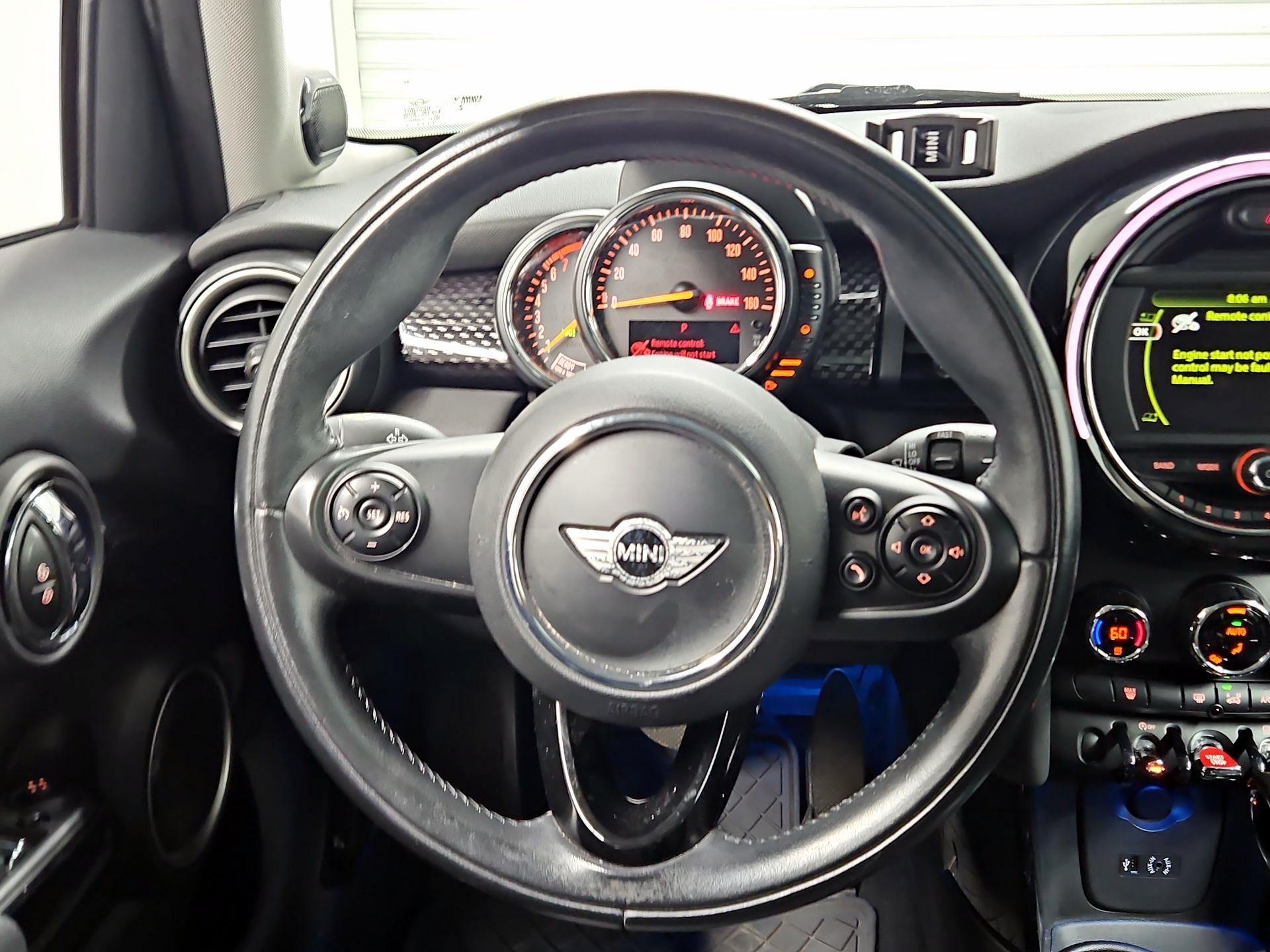 Thumbnail: 2015 MINI Cooper Hardtop - 10