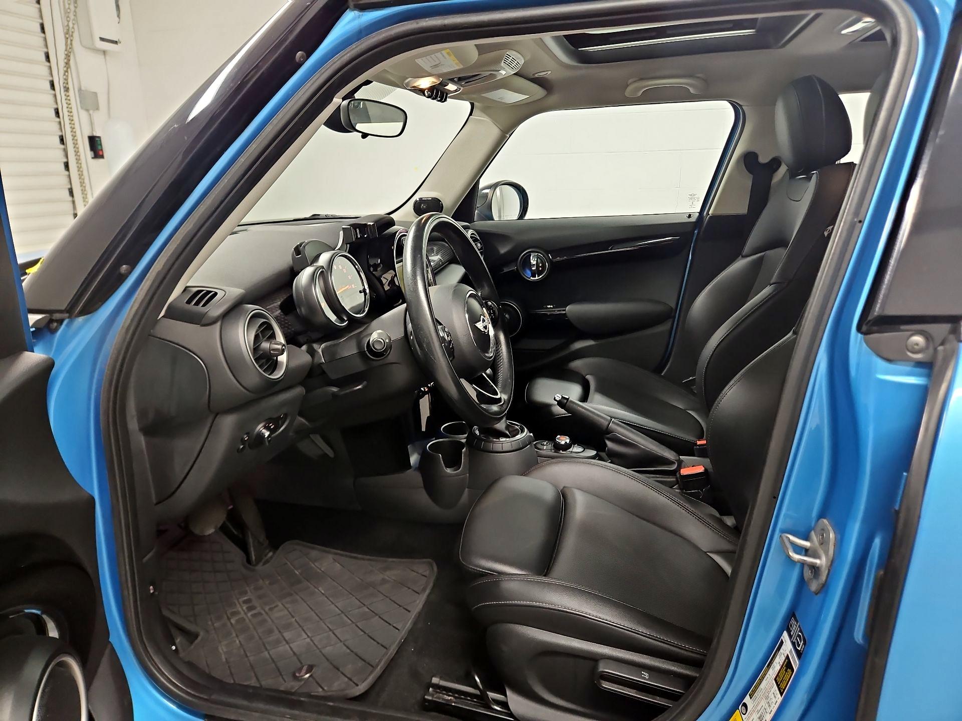 Thumbnail: 2015 MINI Cooper Hardtop - 11