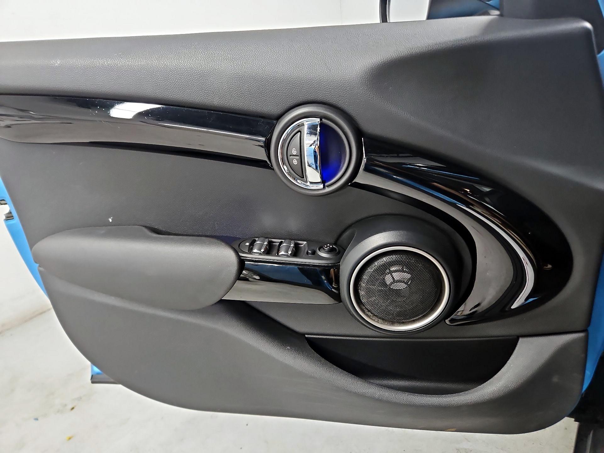 Thumbnail: 2015 MINI Cooper Hardtop - 12
