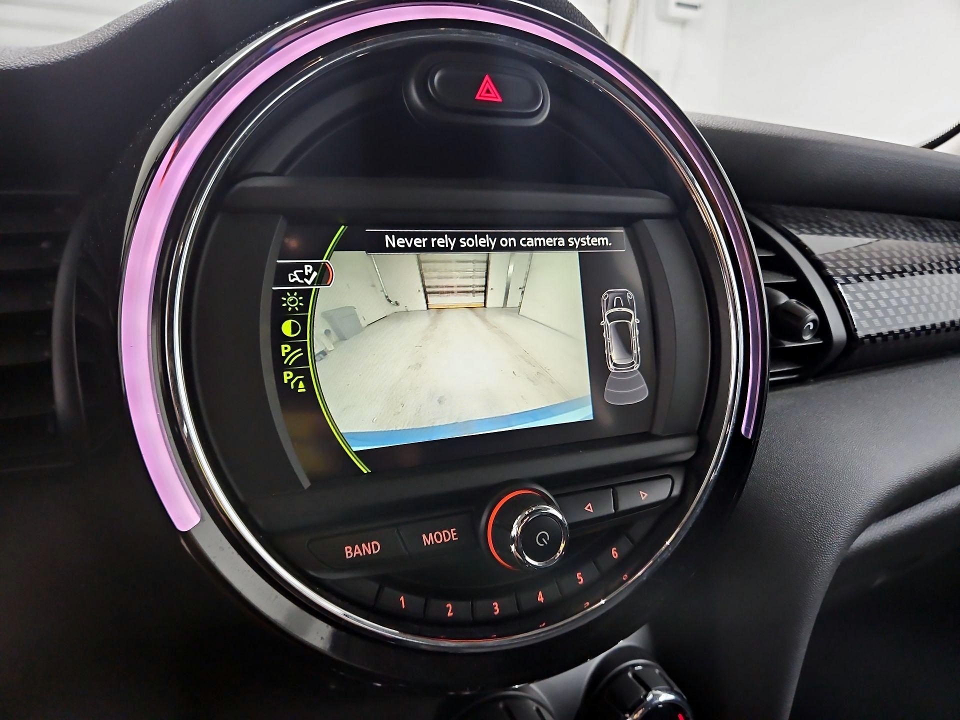 Thumbnail: 2015 MINI Cooper Hardtop - 14