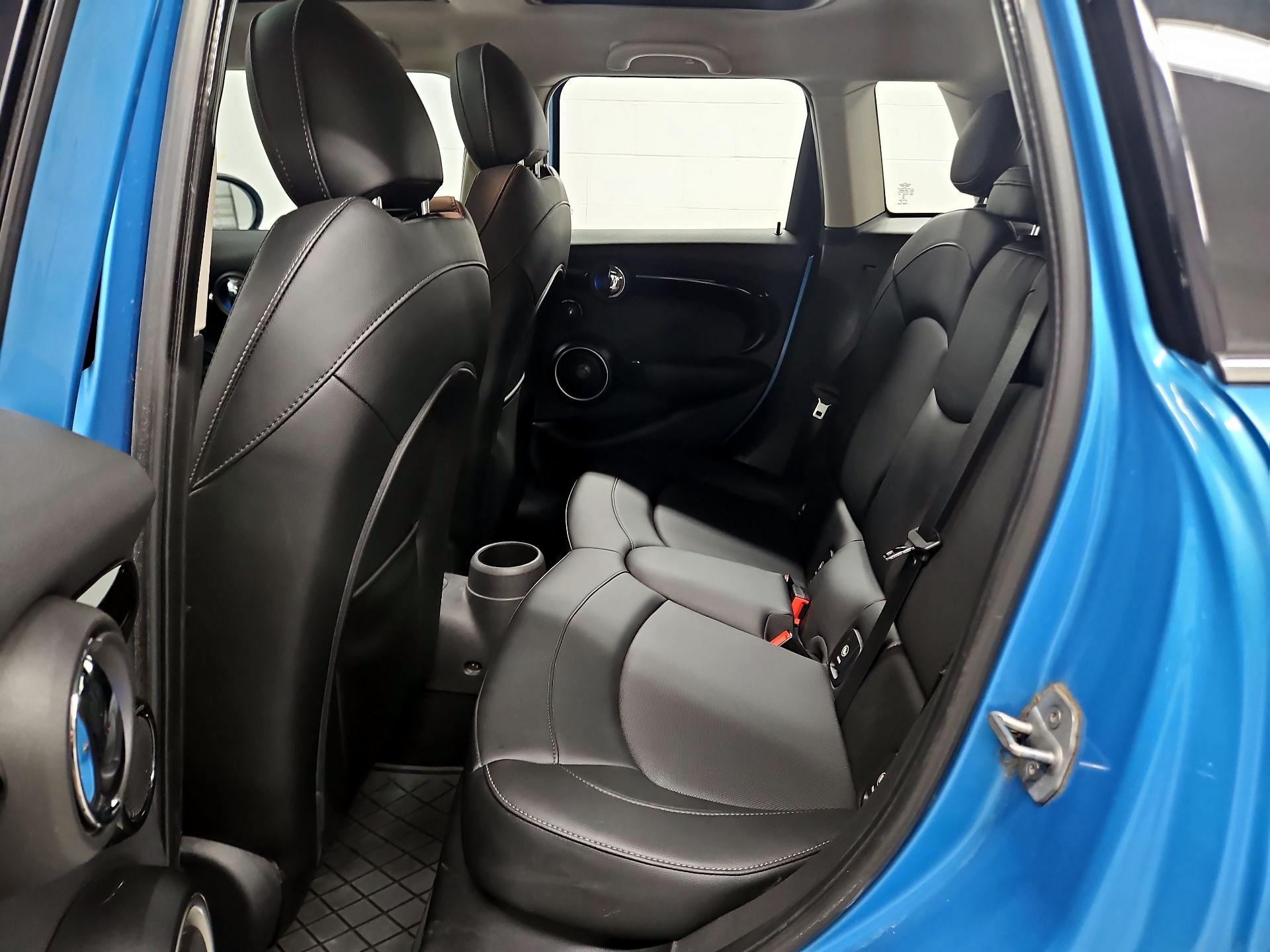 Thumbnail: 2015 MINI Cooper Hardtop - 20
