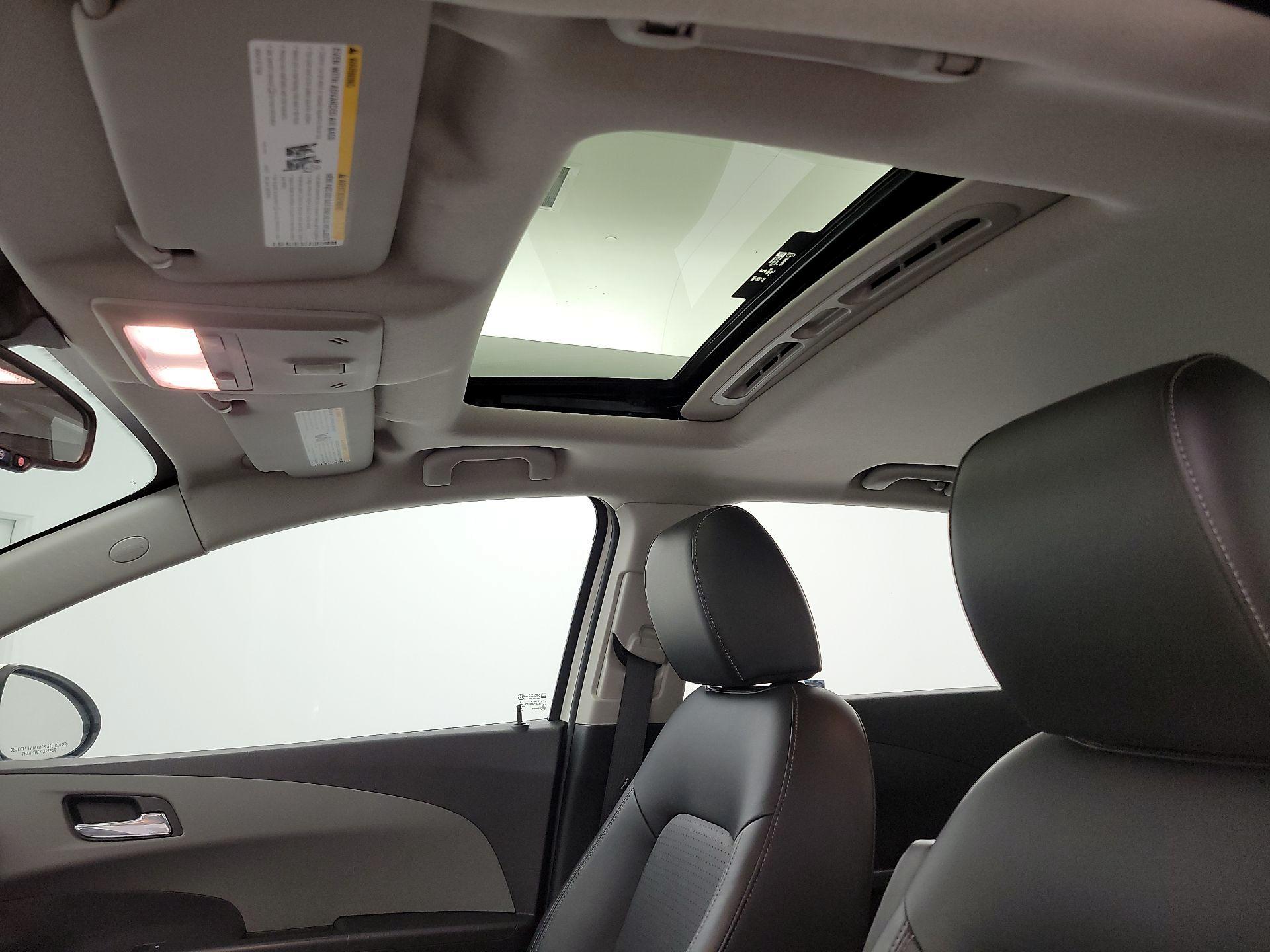 Thumbnail: 2016 Chevrolet Sonic - 18