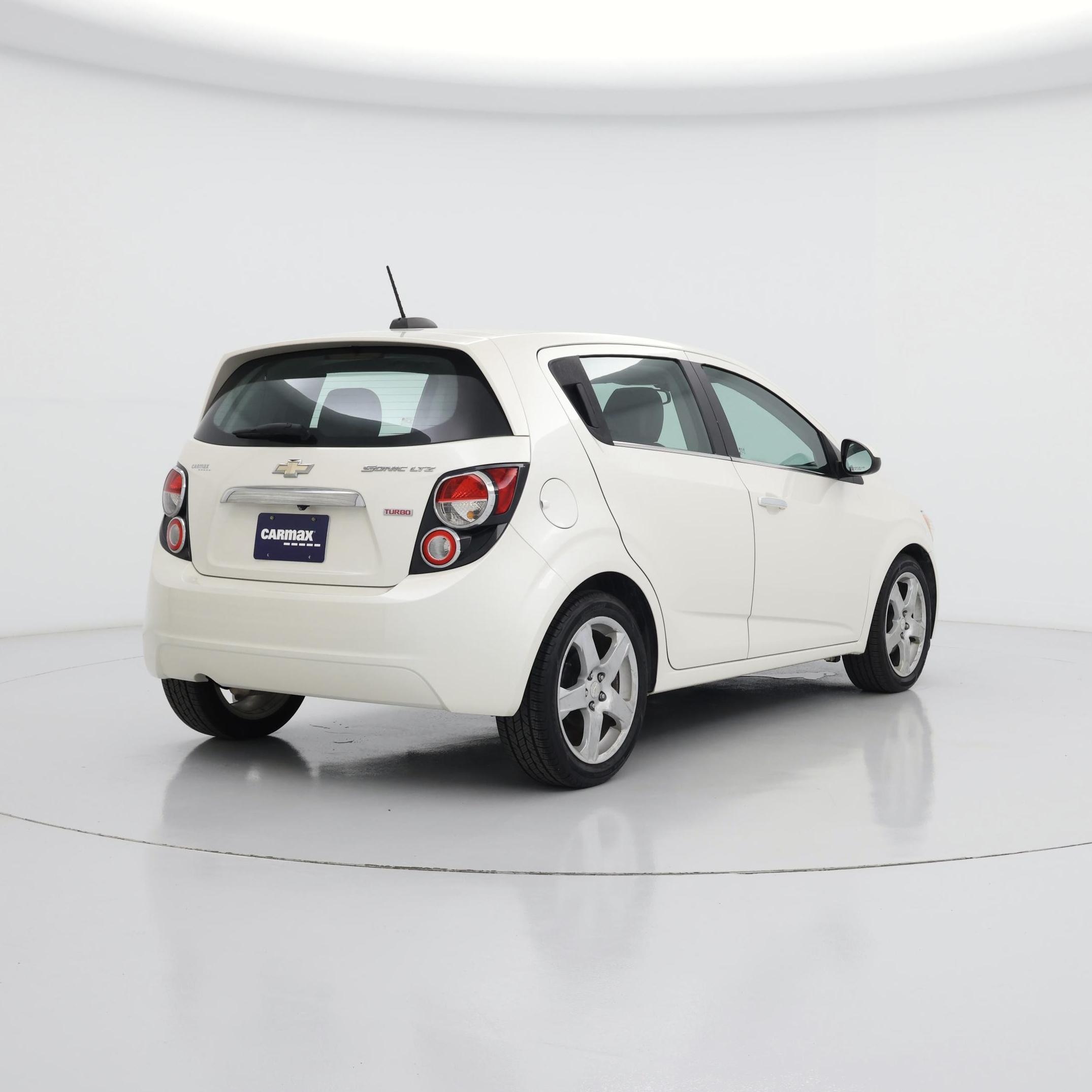 Thumbnail: 2016 Chevrolet Sonic - 8