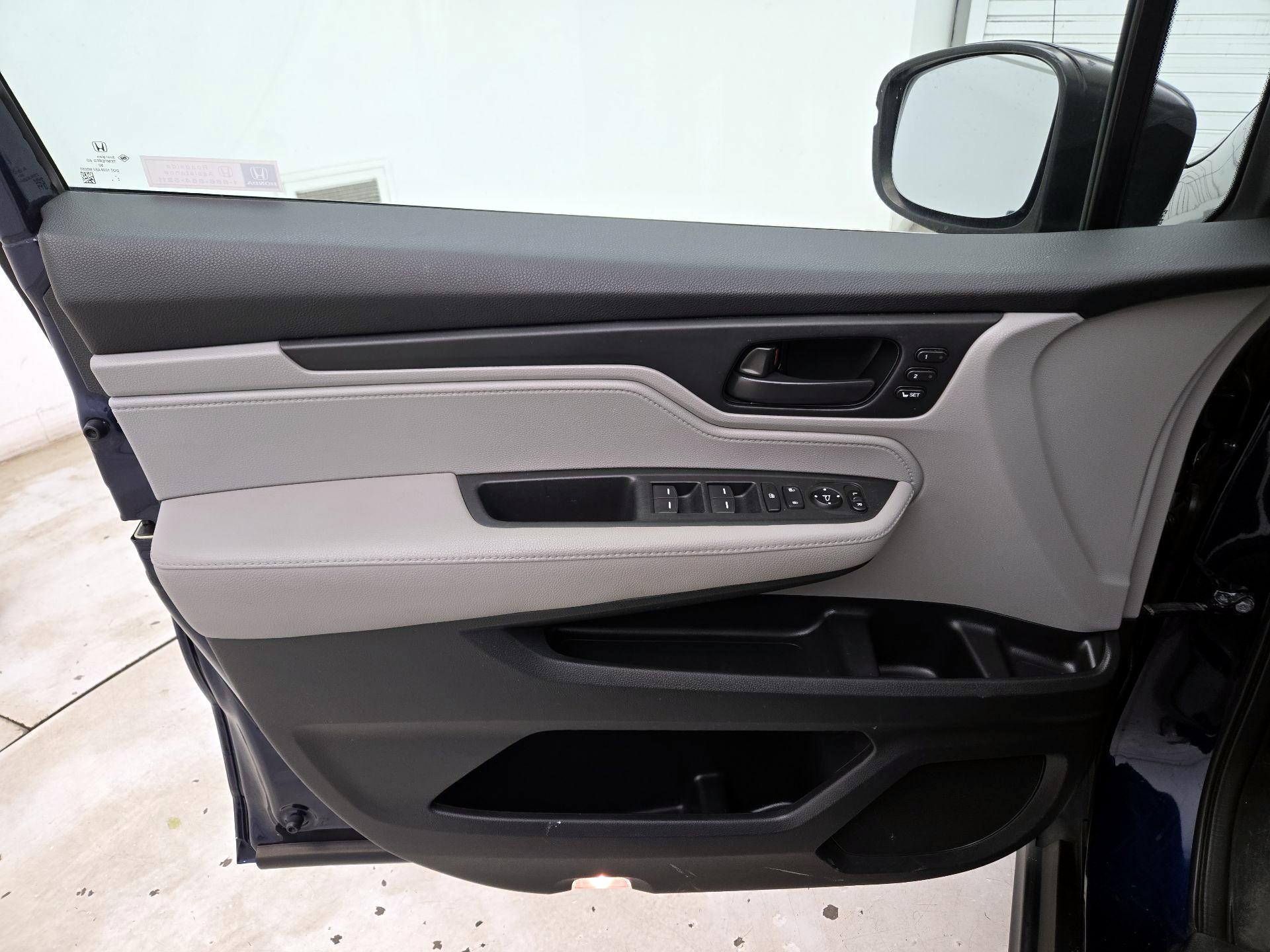 Thumbnail: 2018 Honda Odyssey - 12