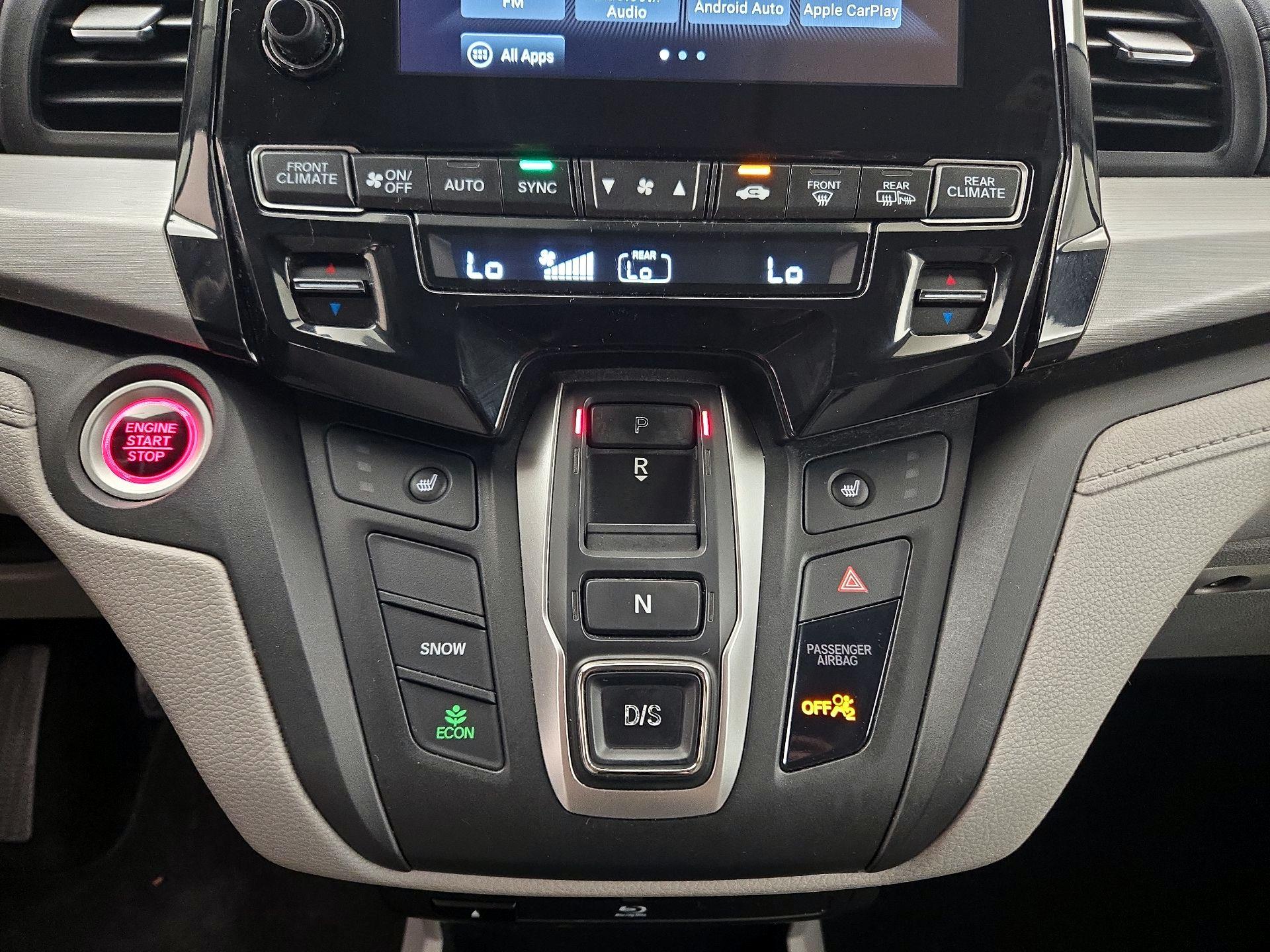 Thumbnail: 2018 Honda Odyssey - 16