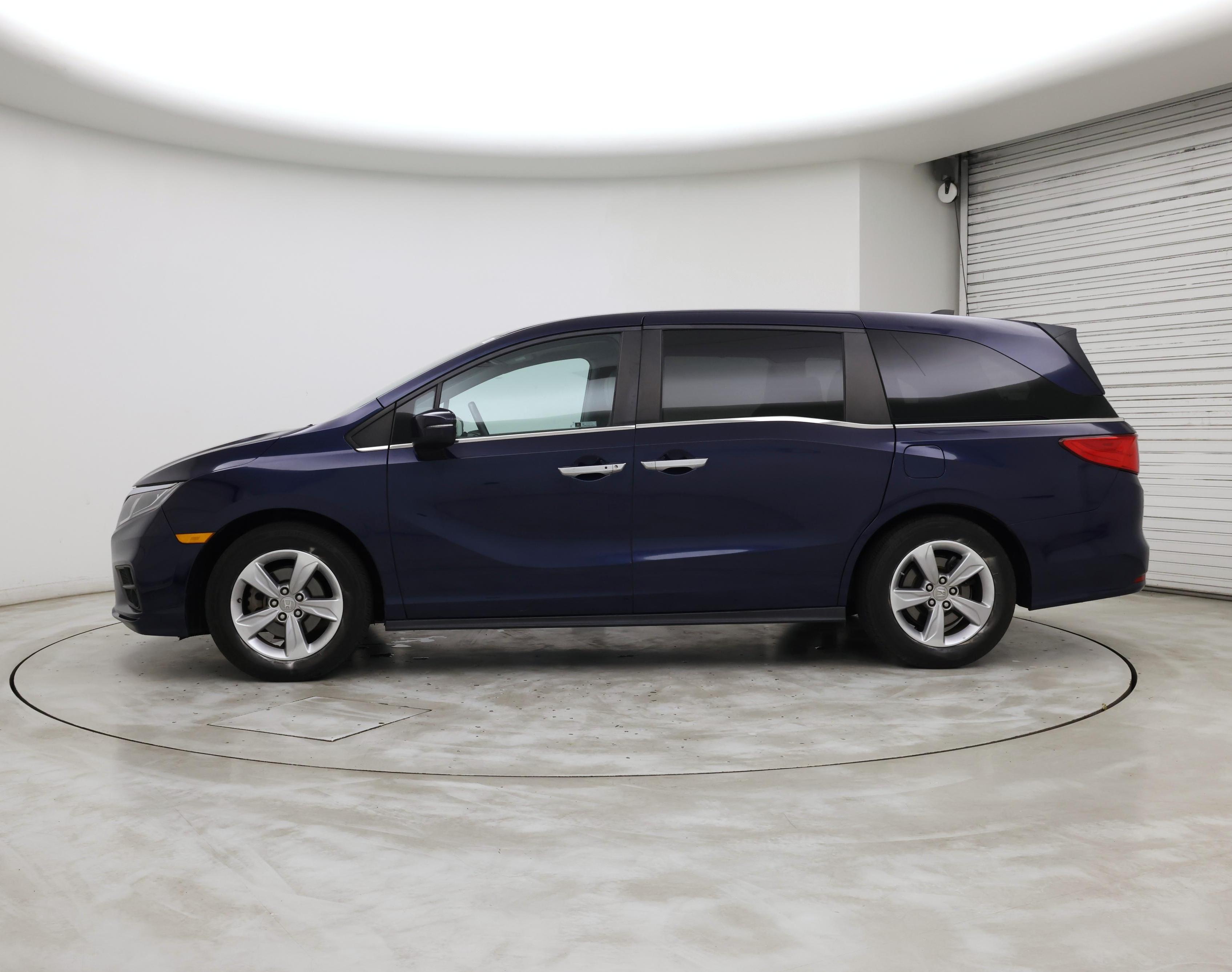 Thumbnail: 2018 Honda Odyssey - 3