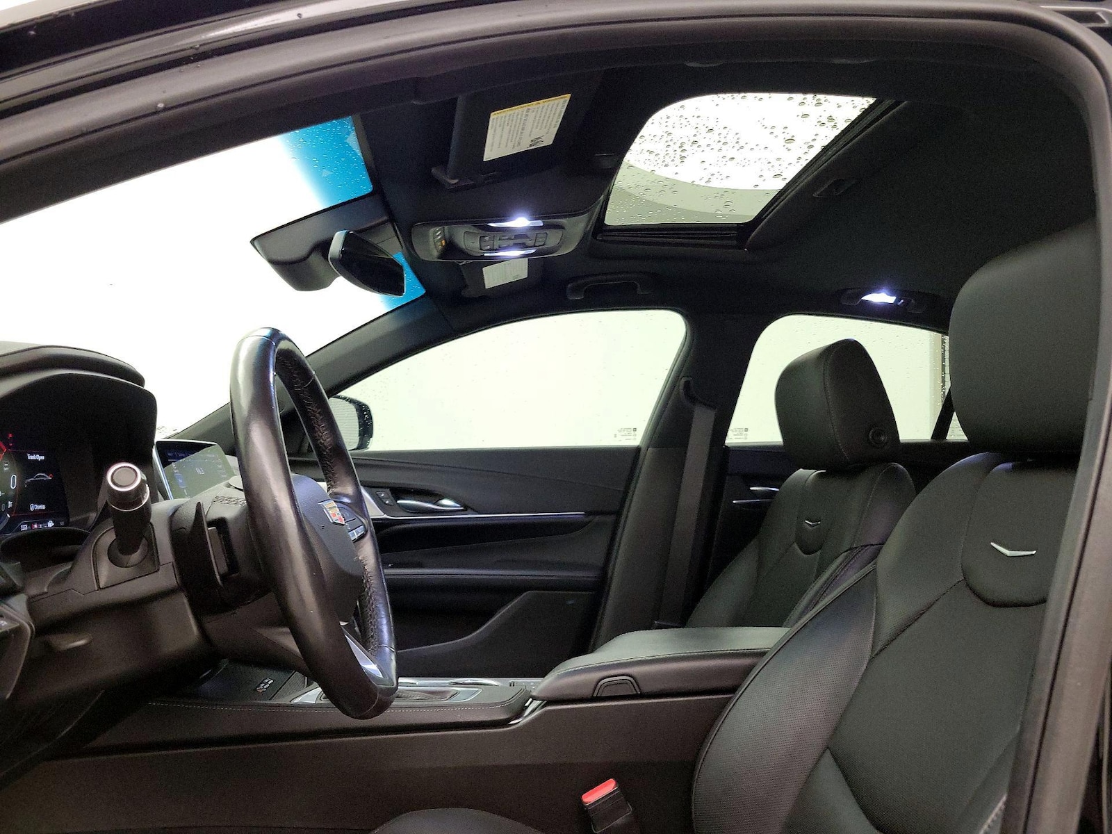 Sunroof(s) & Overhead Airbags
