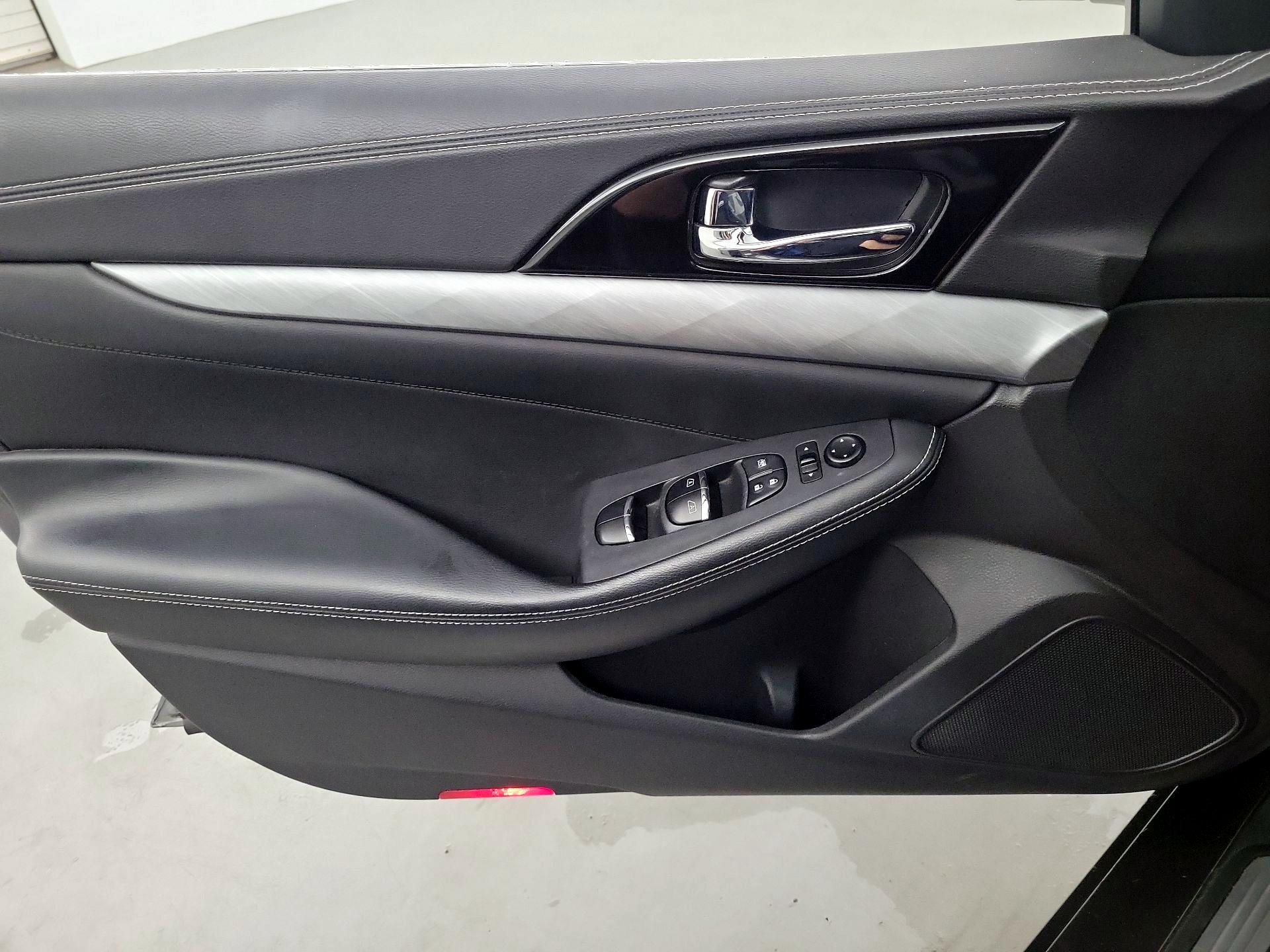 Thumbnail: 2016 Nissan Maxima - 12