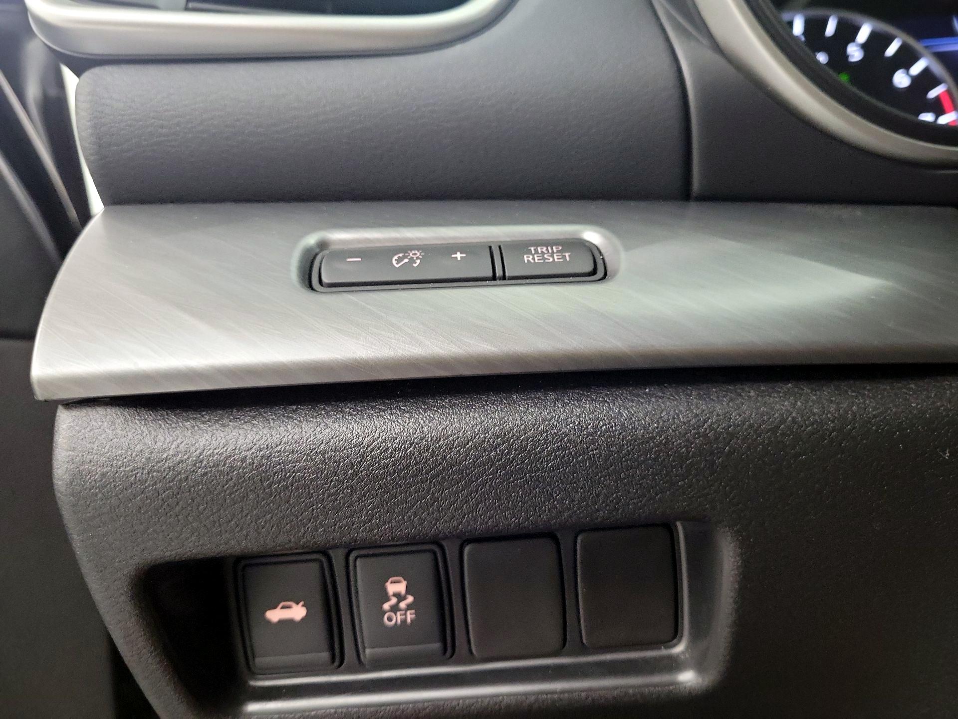 Thumbnail: 2016 Nissan Maxima - 13