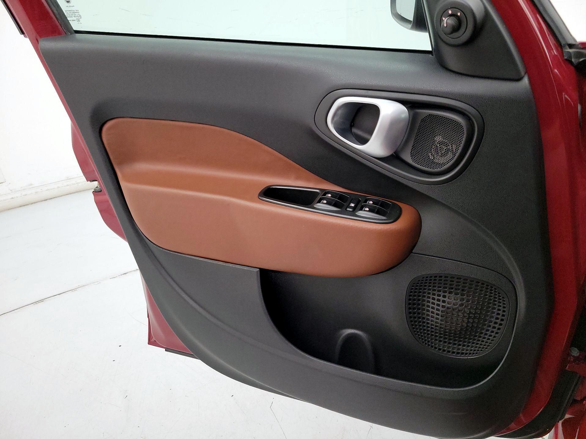 Thumbnail: 2015 Fiat 500L - 12