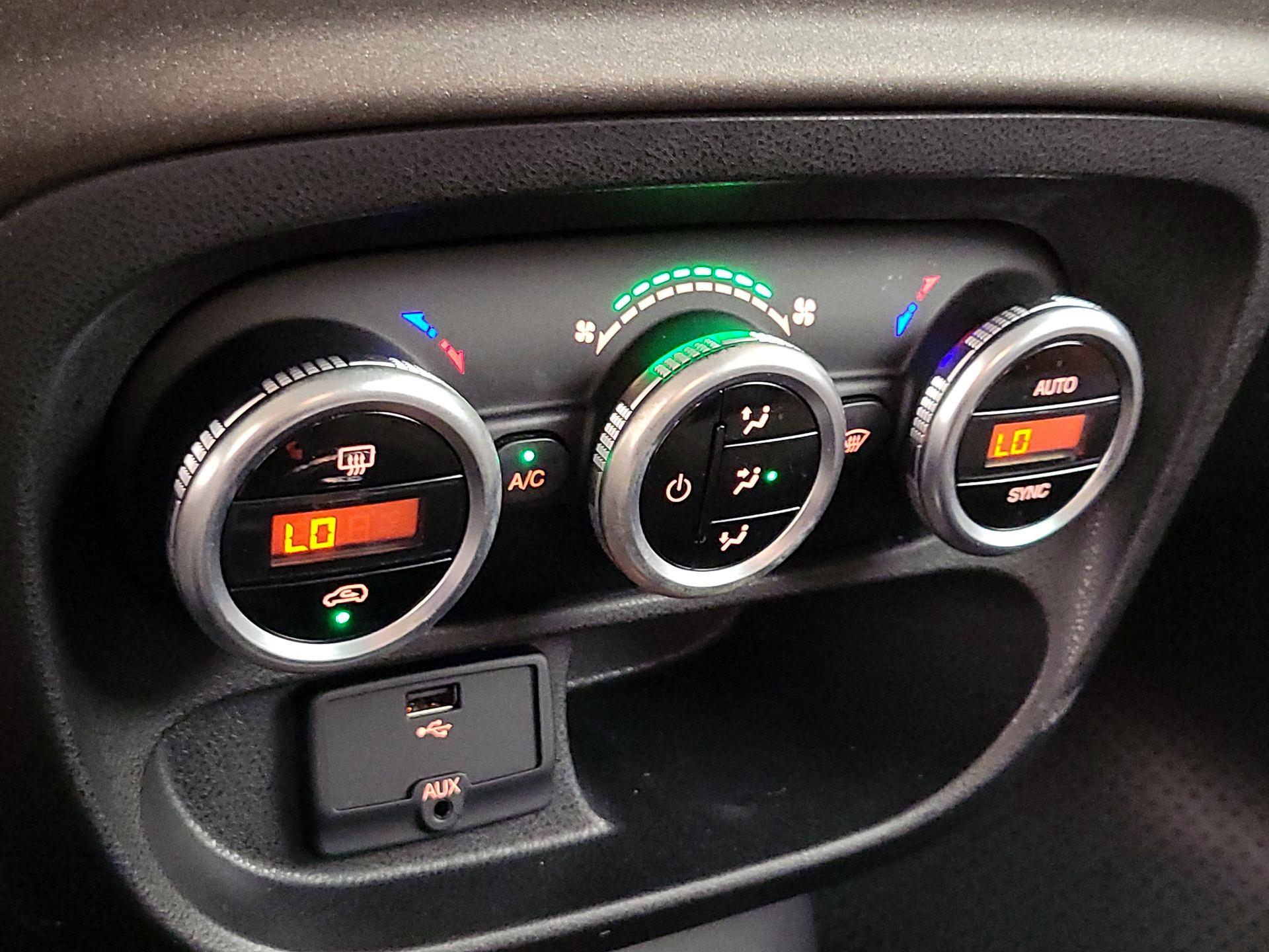 Thumbnail: 2015 Fiat 500L - 15