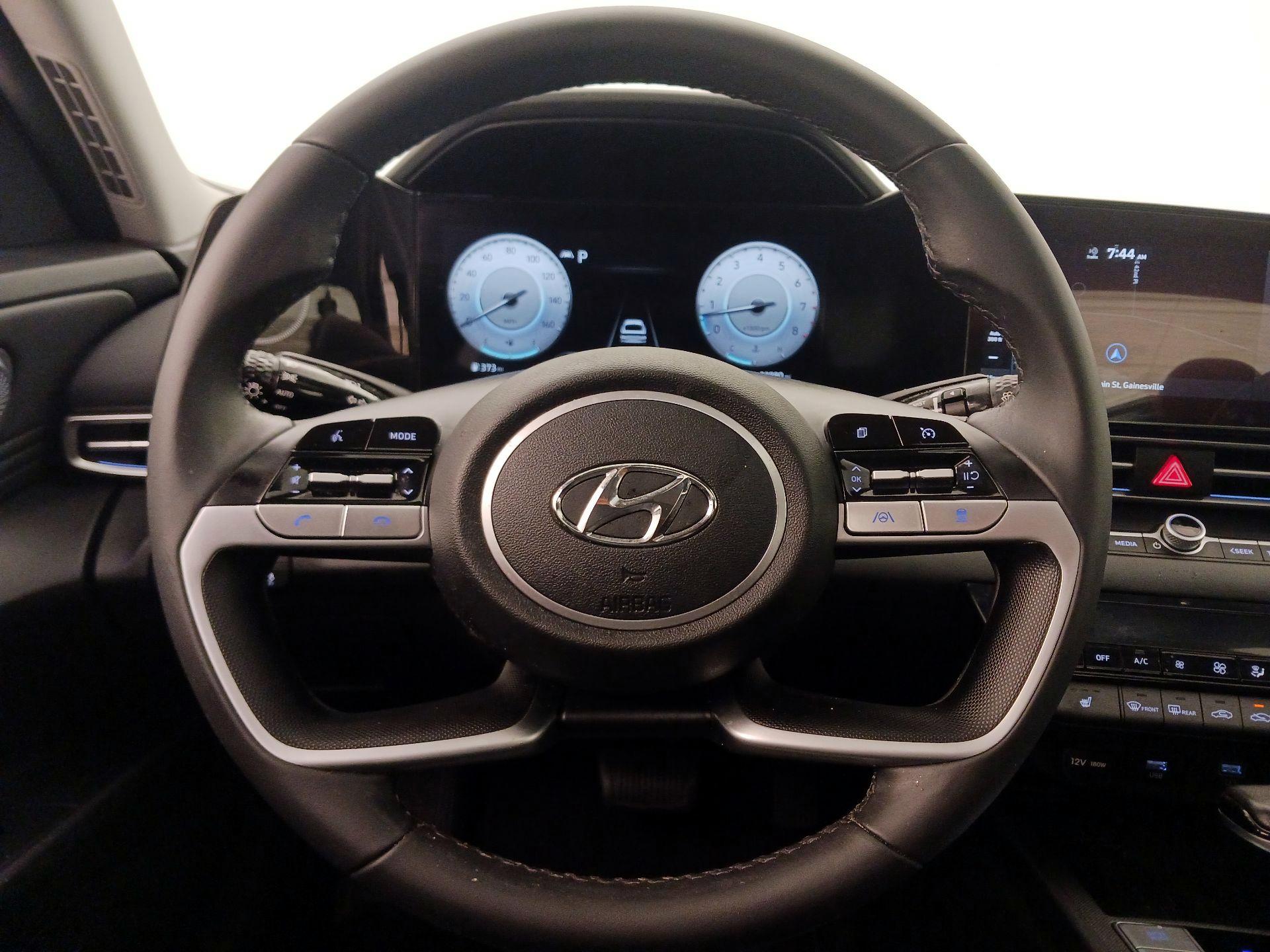 Thumbnail: 2023 Hyundai Elantra - 10
