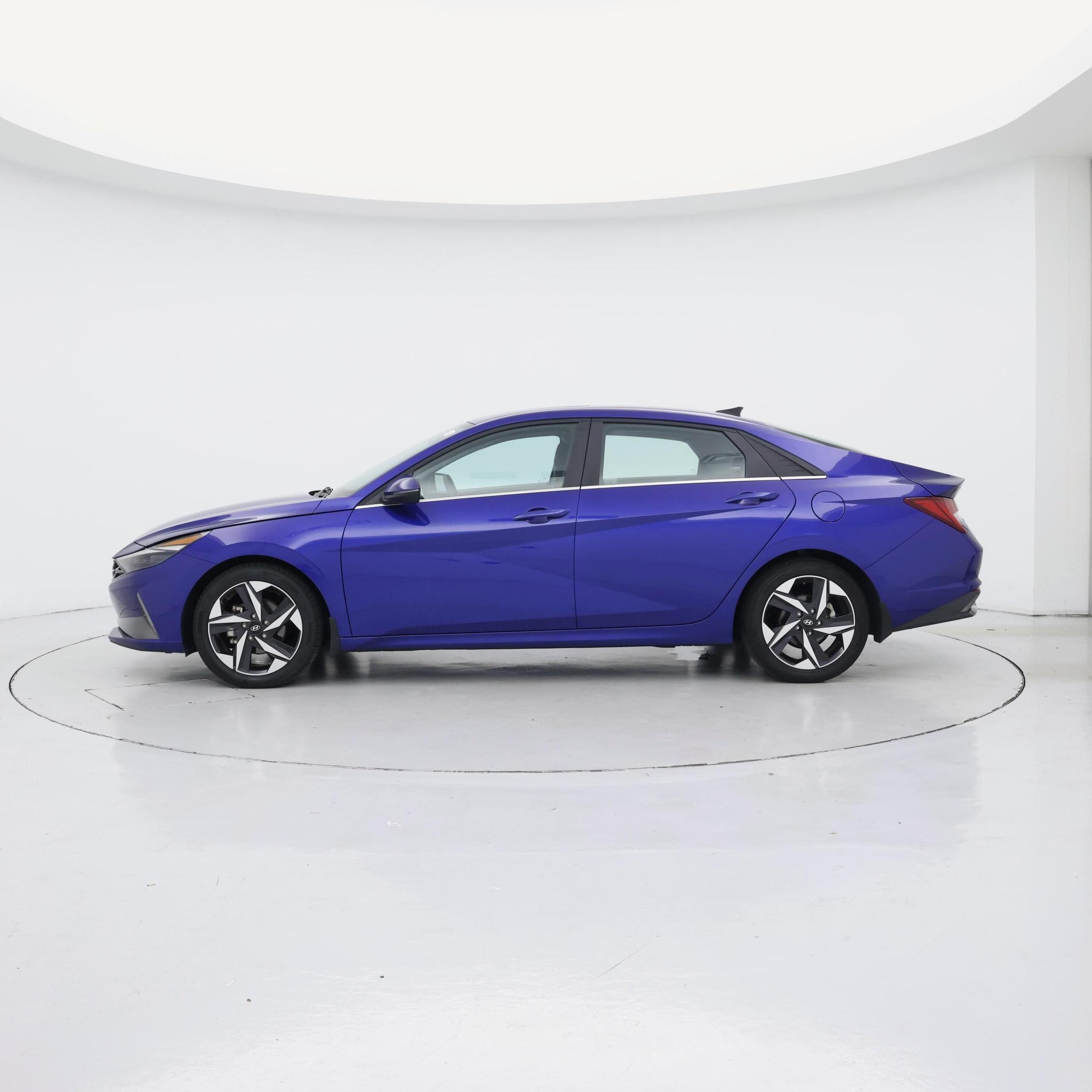 Thumbnail: 2023 Hyundai Elantra - 3