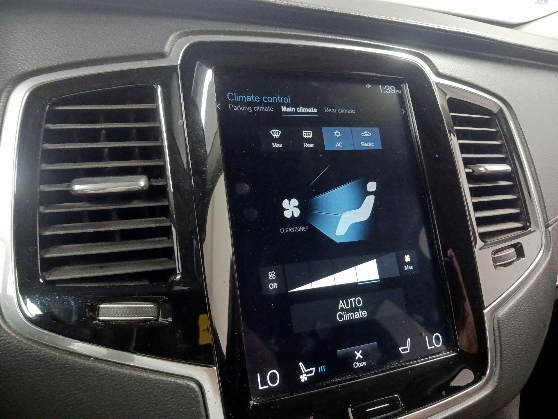 Thumbnail: 2019 Volvo XC90 - 16