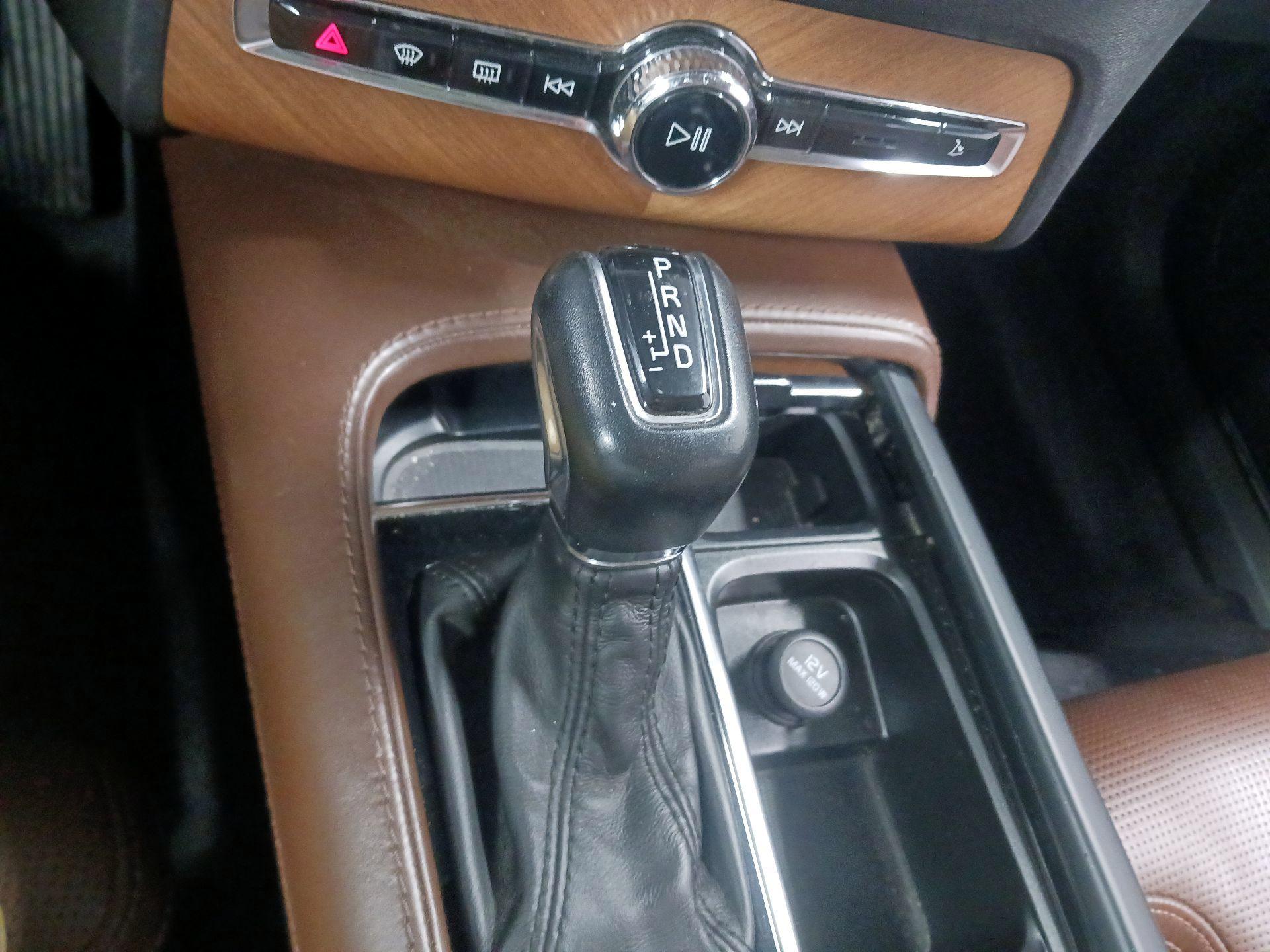 Thumbnail: 2019 Volvo XC90 - 17