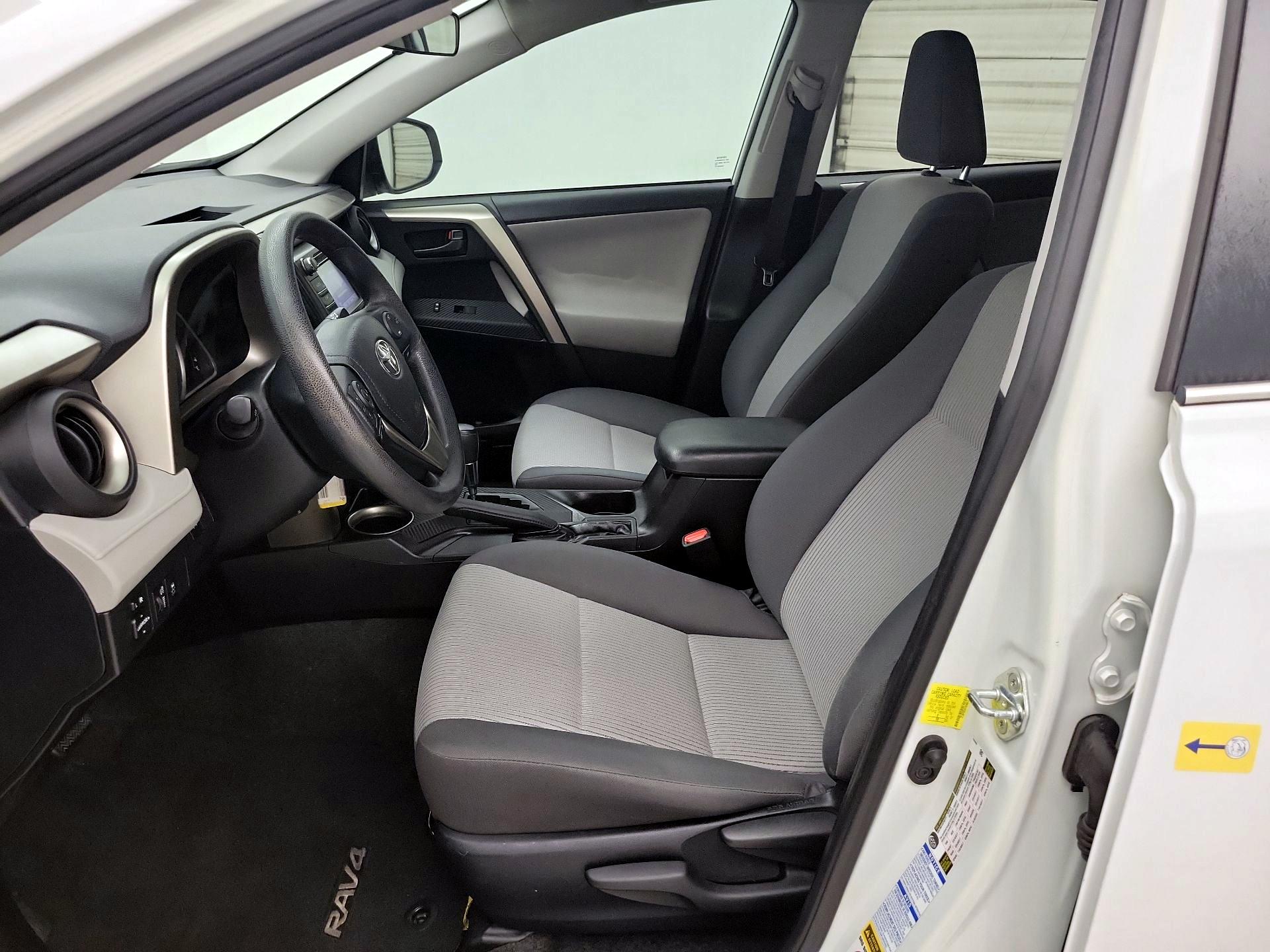 Thumbnail: 2015 Toyota RAV4 - 11