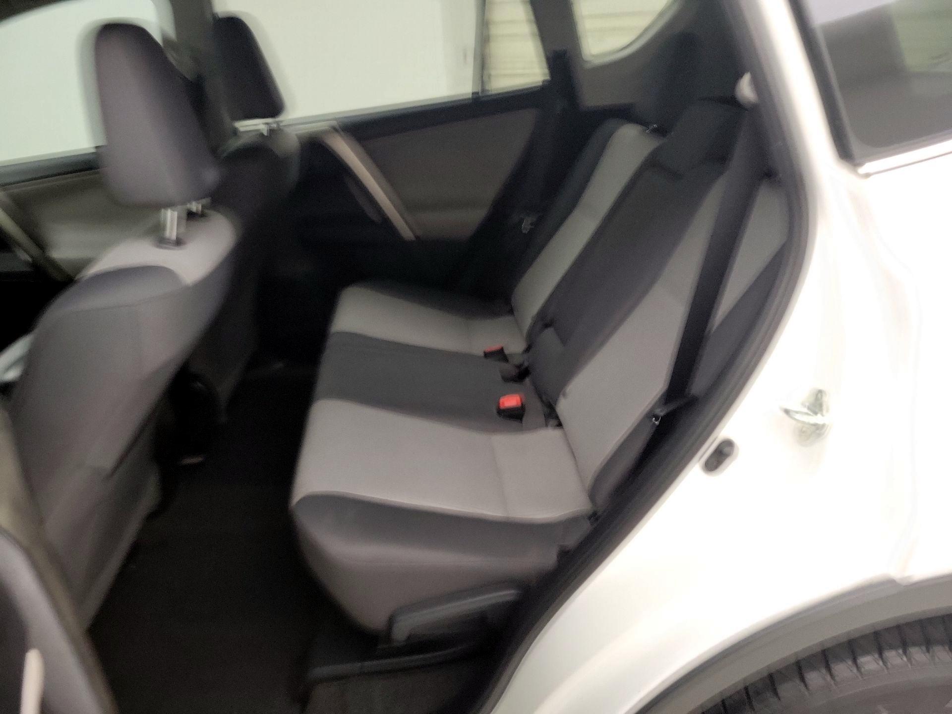 Thumbnail: 2015 Toyota RAV4 - 19