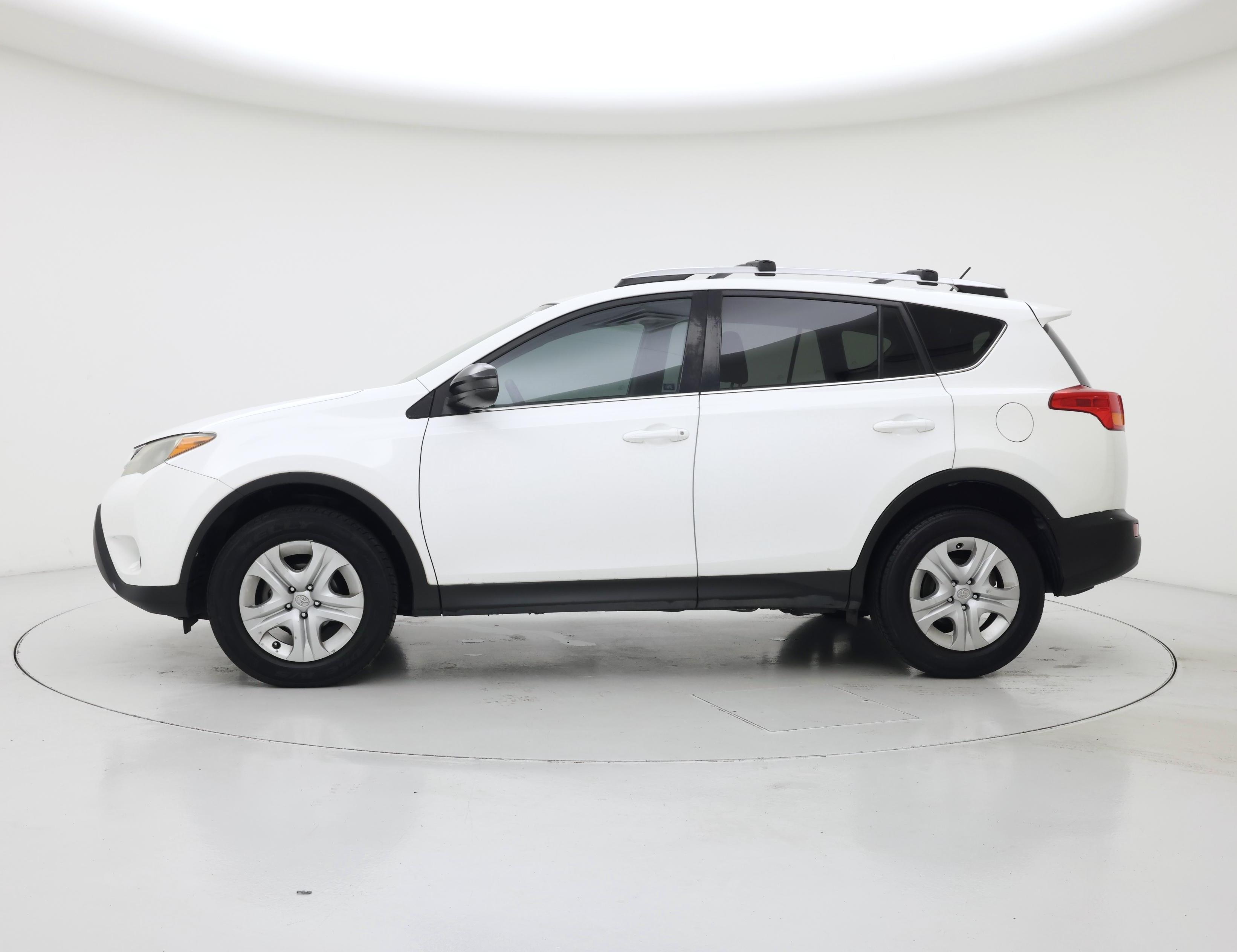 Thumbnail: 2015 Toyota RAV4 - 3