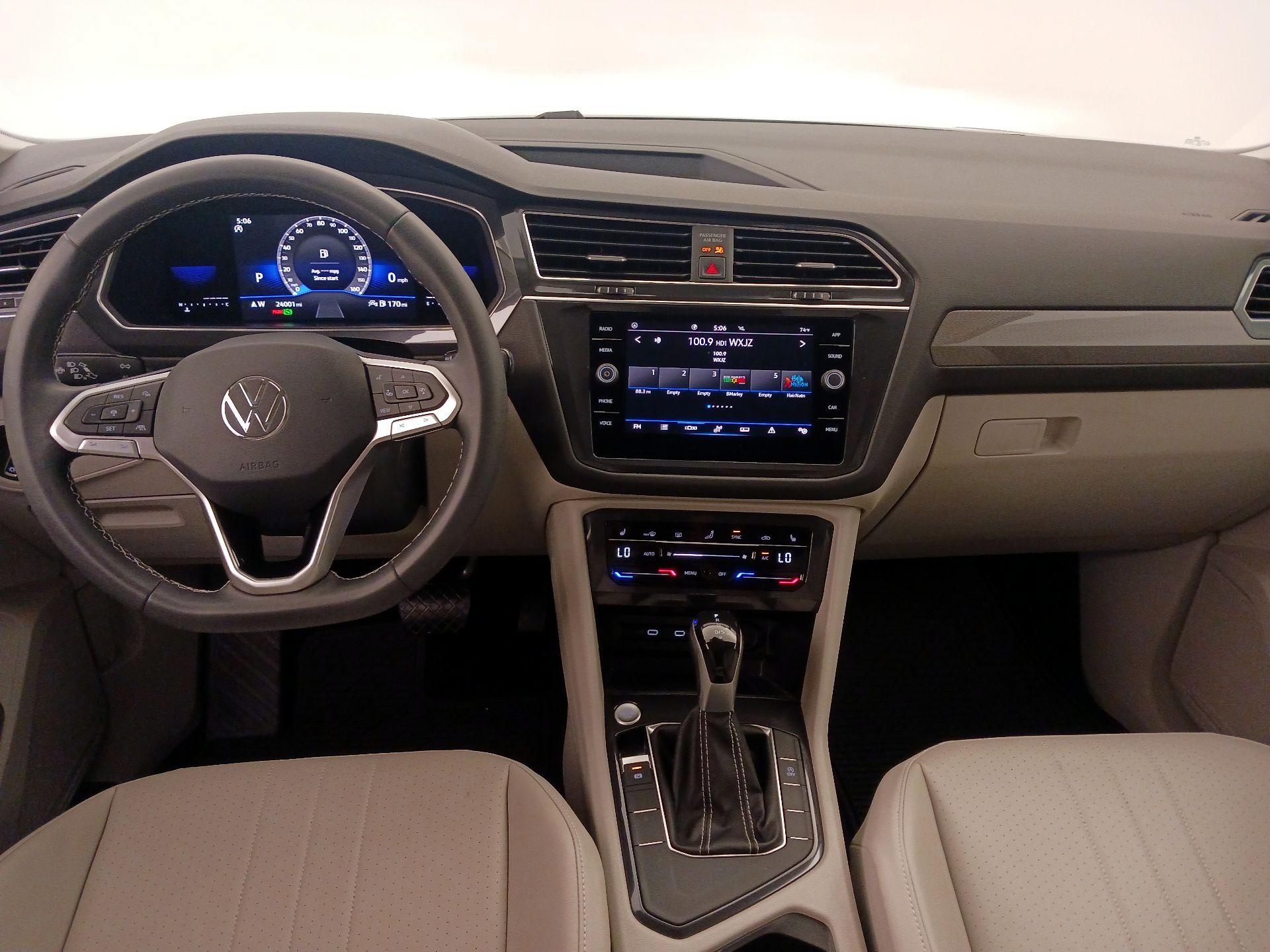 Thumbnail: 2023 Volkswagen Tiguan - 9