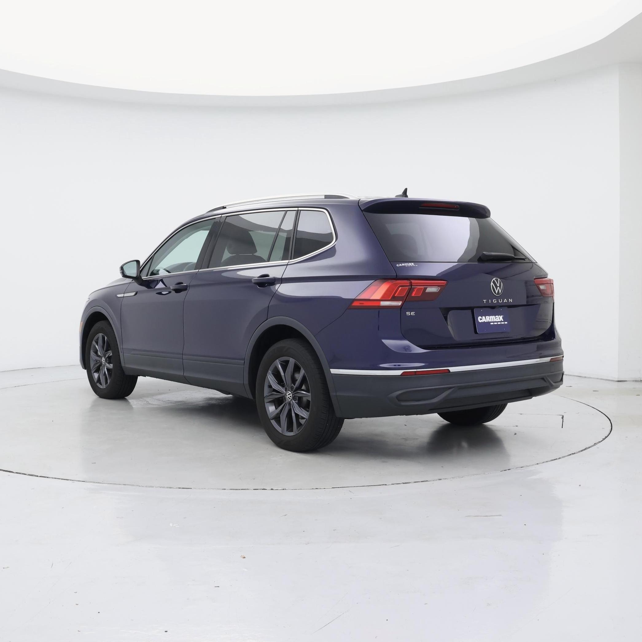 Thumbnail: 2023 Volkswagen Tiguan - 2