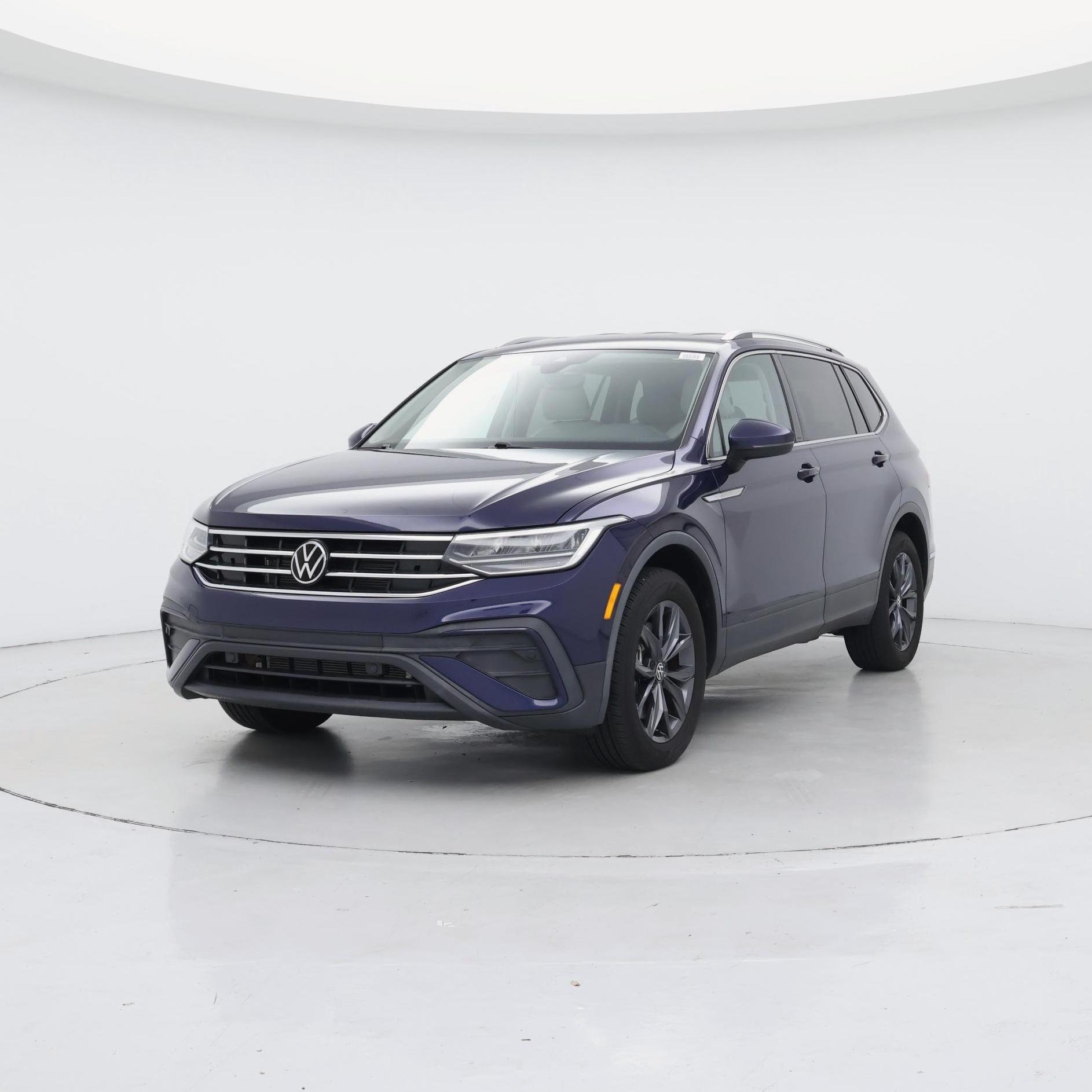 Thumbnail: 2023 Volkswagen Tiguan - 4