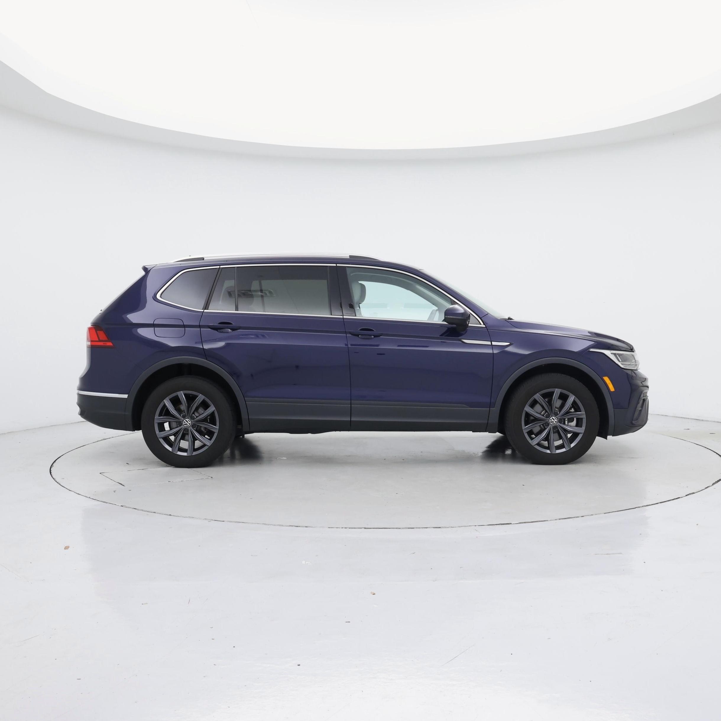 Thumbnail: 2023 Volkswagen Tiguan - 7