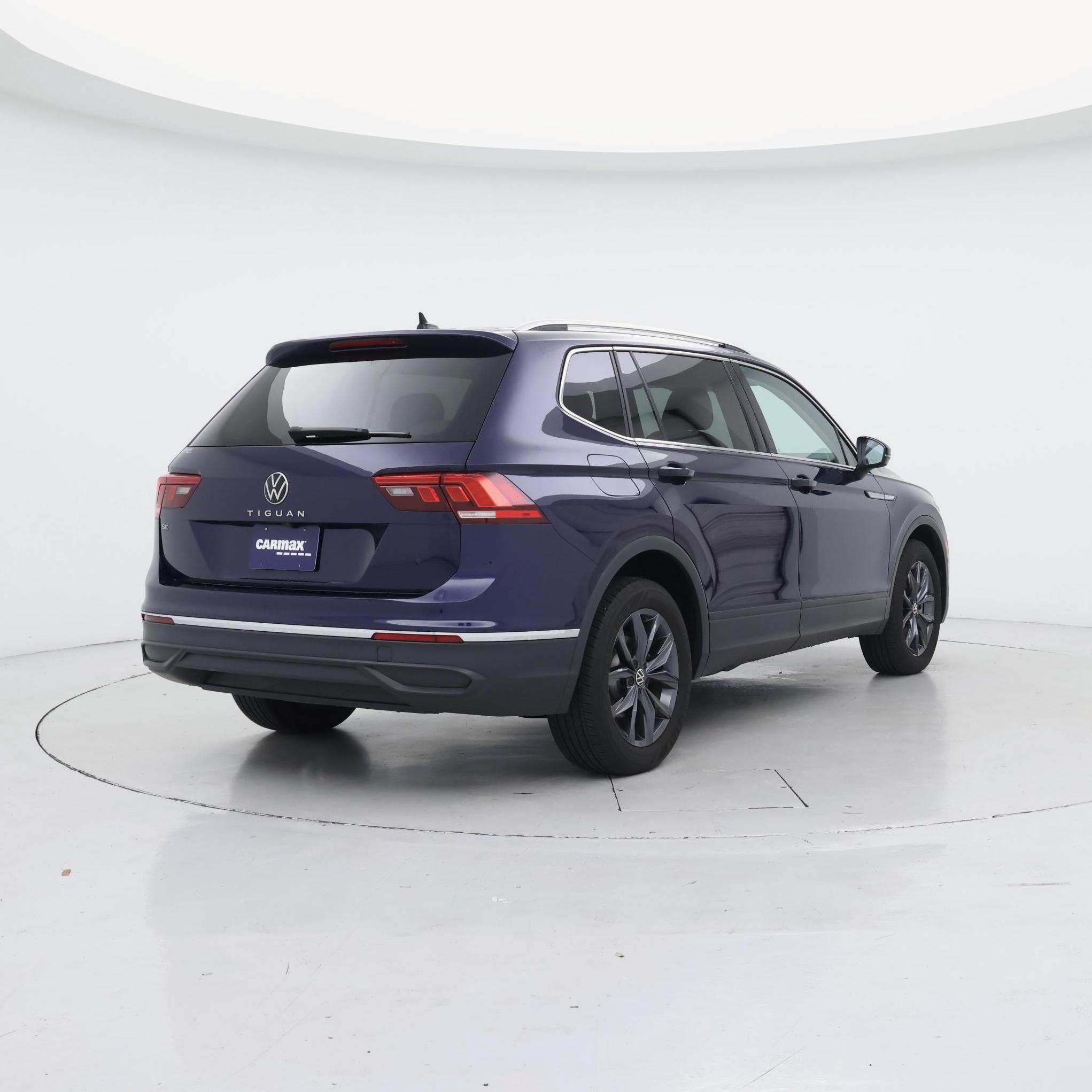 Thumbnail: 2023 Volkswagen Tiguan - 8