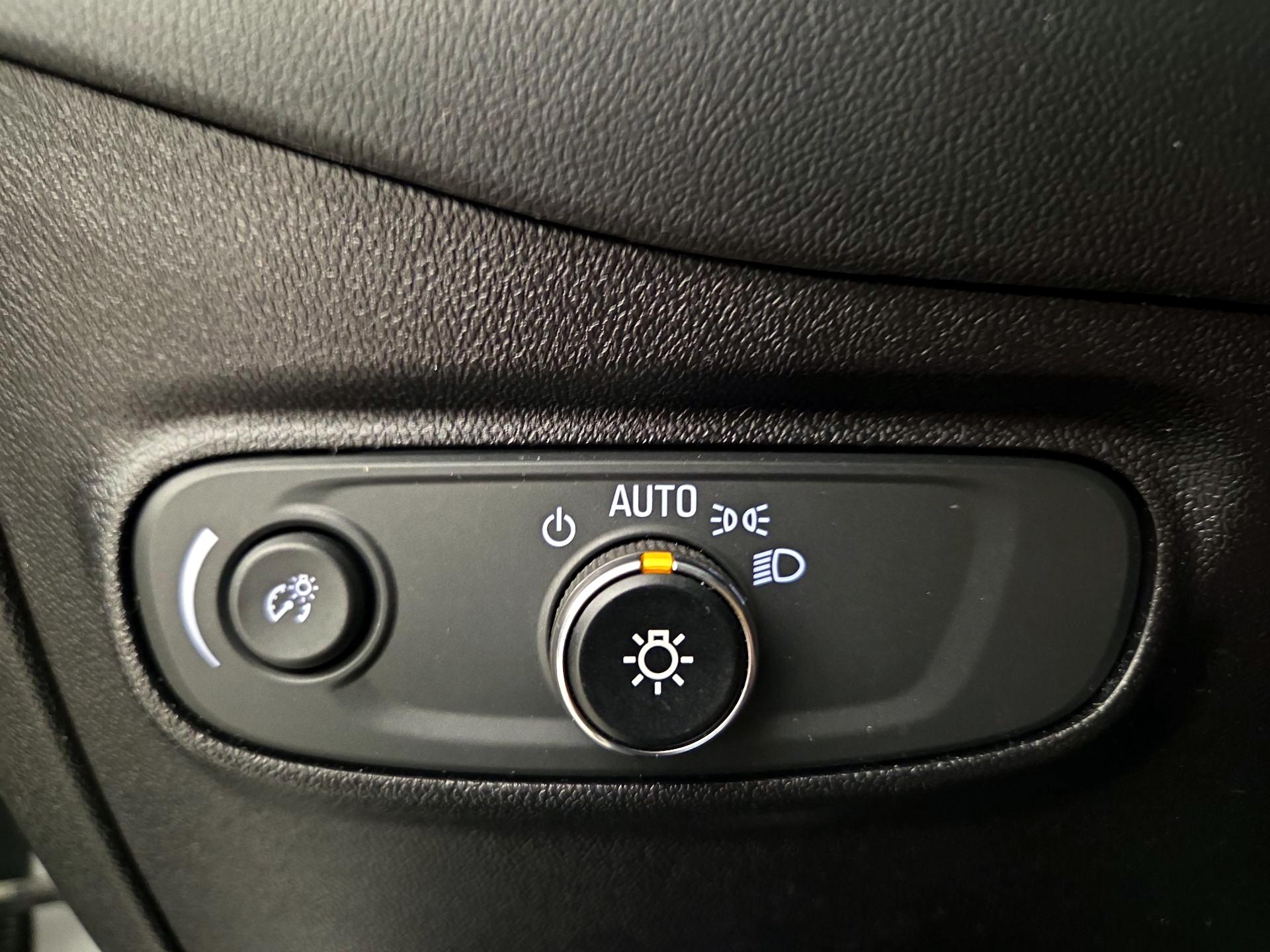 Thumbnail: 2019 Chevrolet Equinox - 13