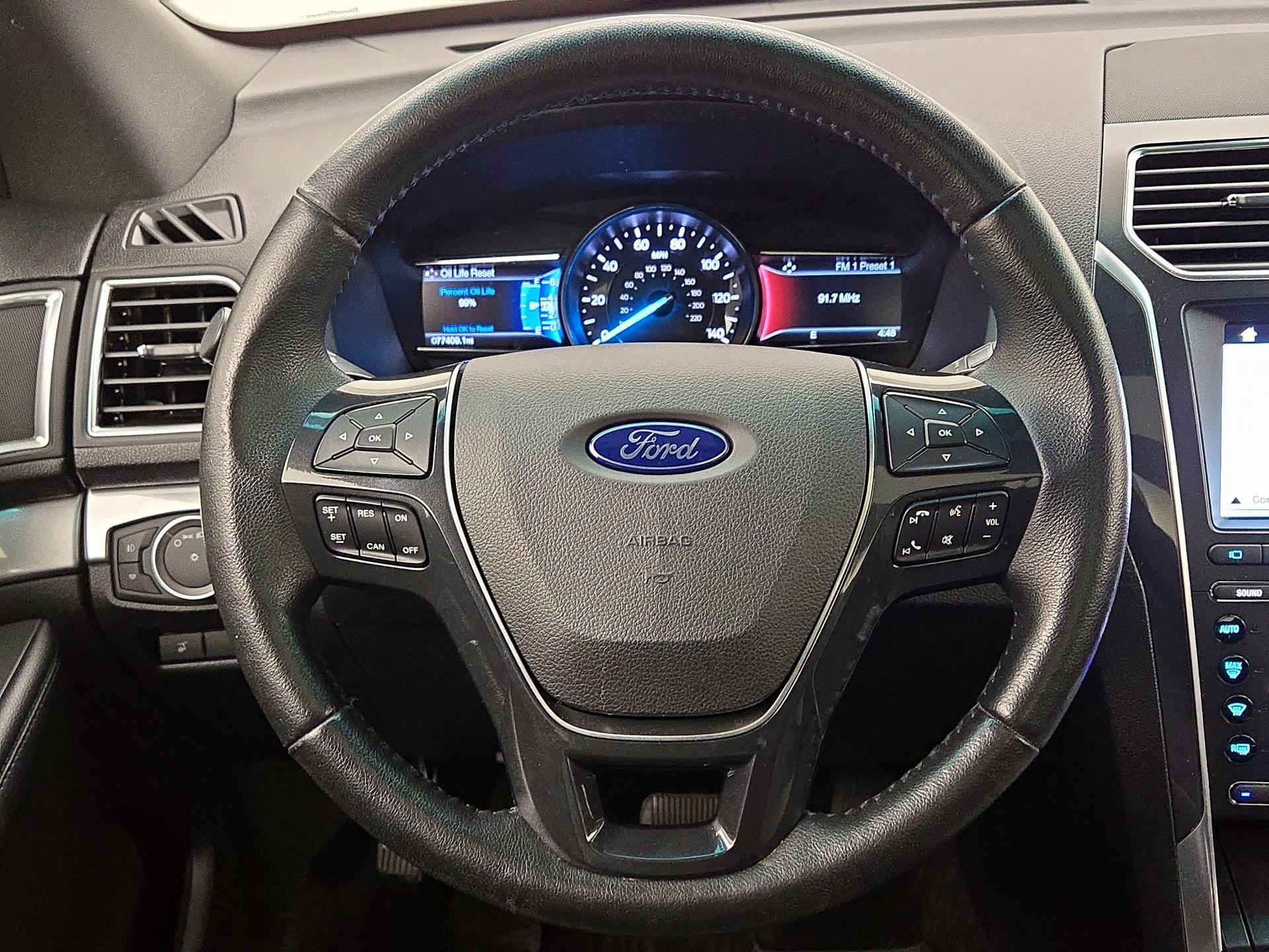 Thumbnail: 2017 Ford Explorer - 10