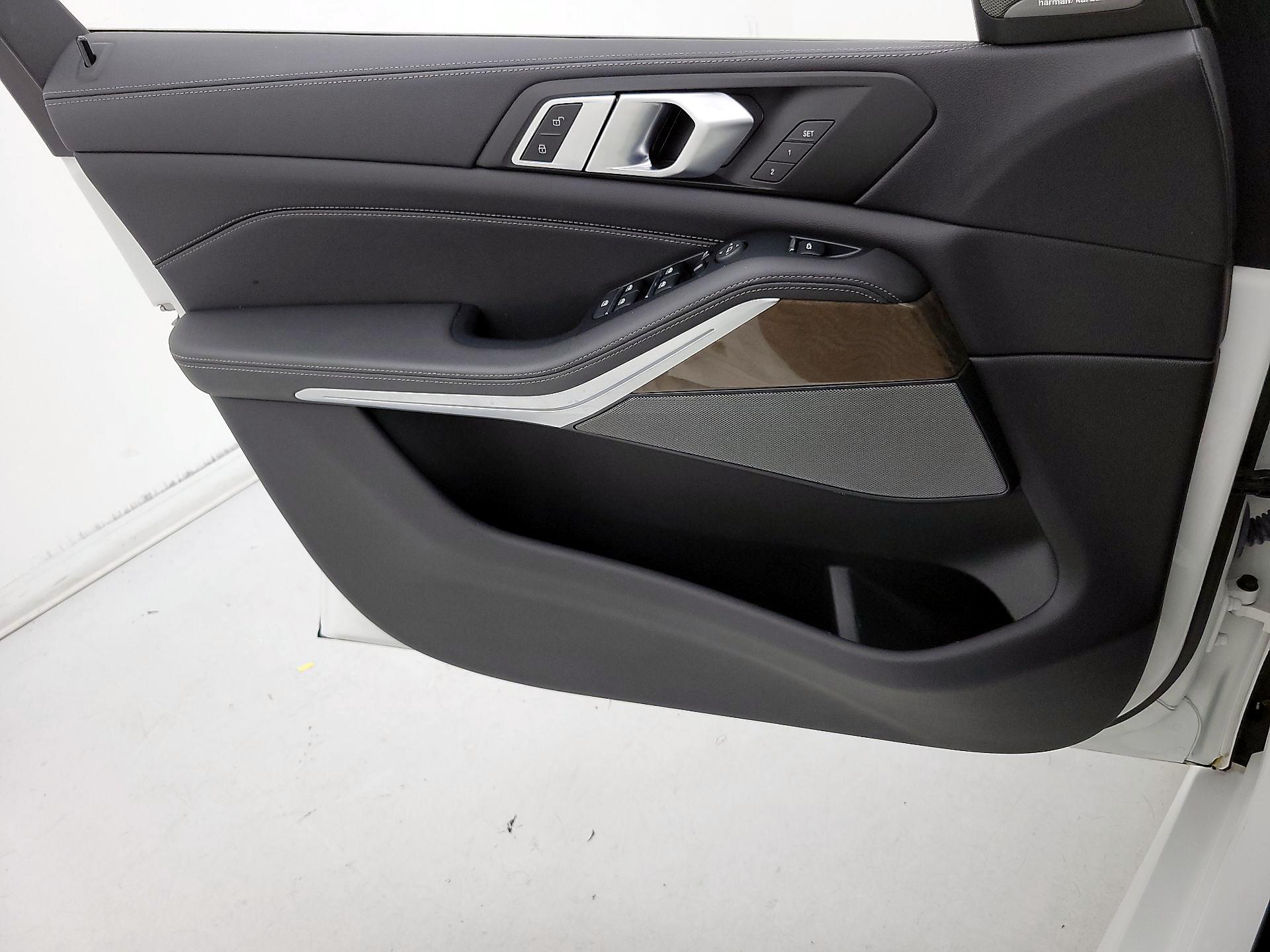 Thumbnail: 2021 BMW X5 - 12