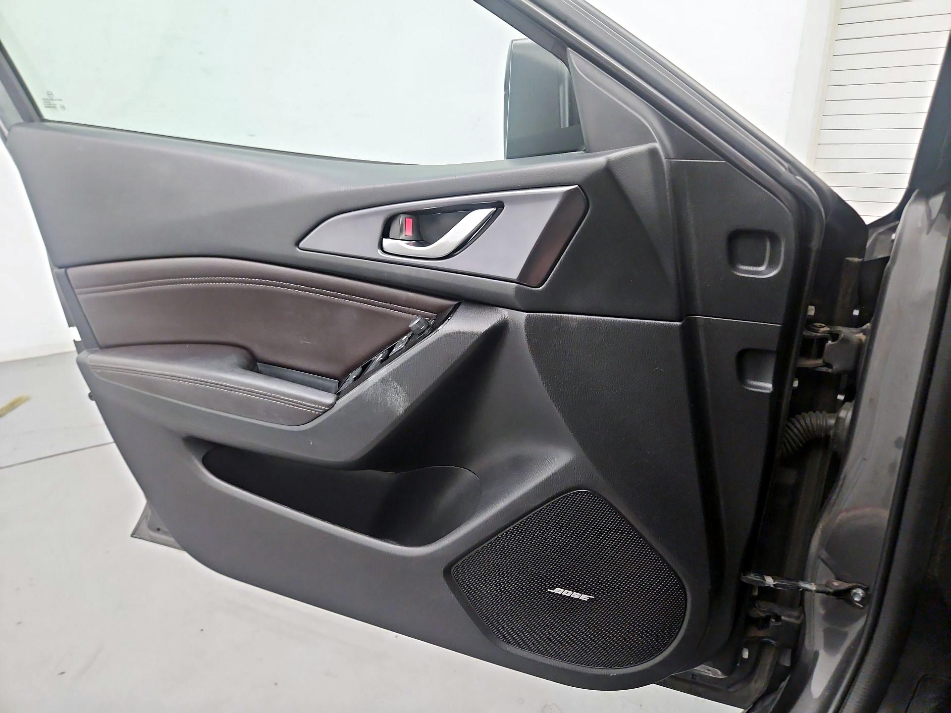 Thumbnail: 2017 Mazda Mazda3 - 10