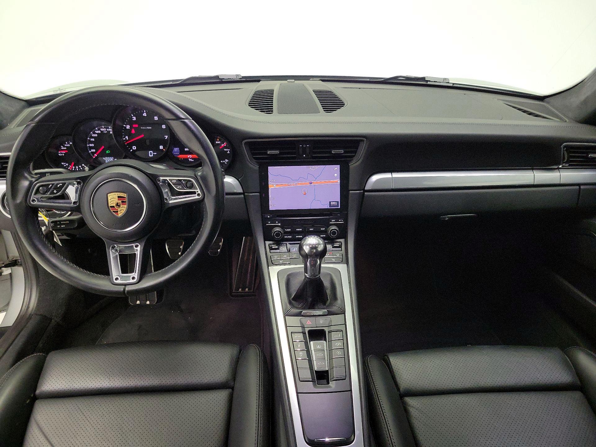 Thumbnail: 2017 Porsche 911 - 9
