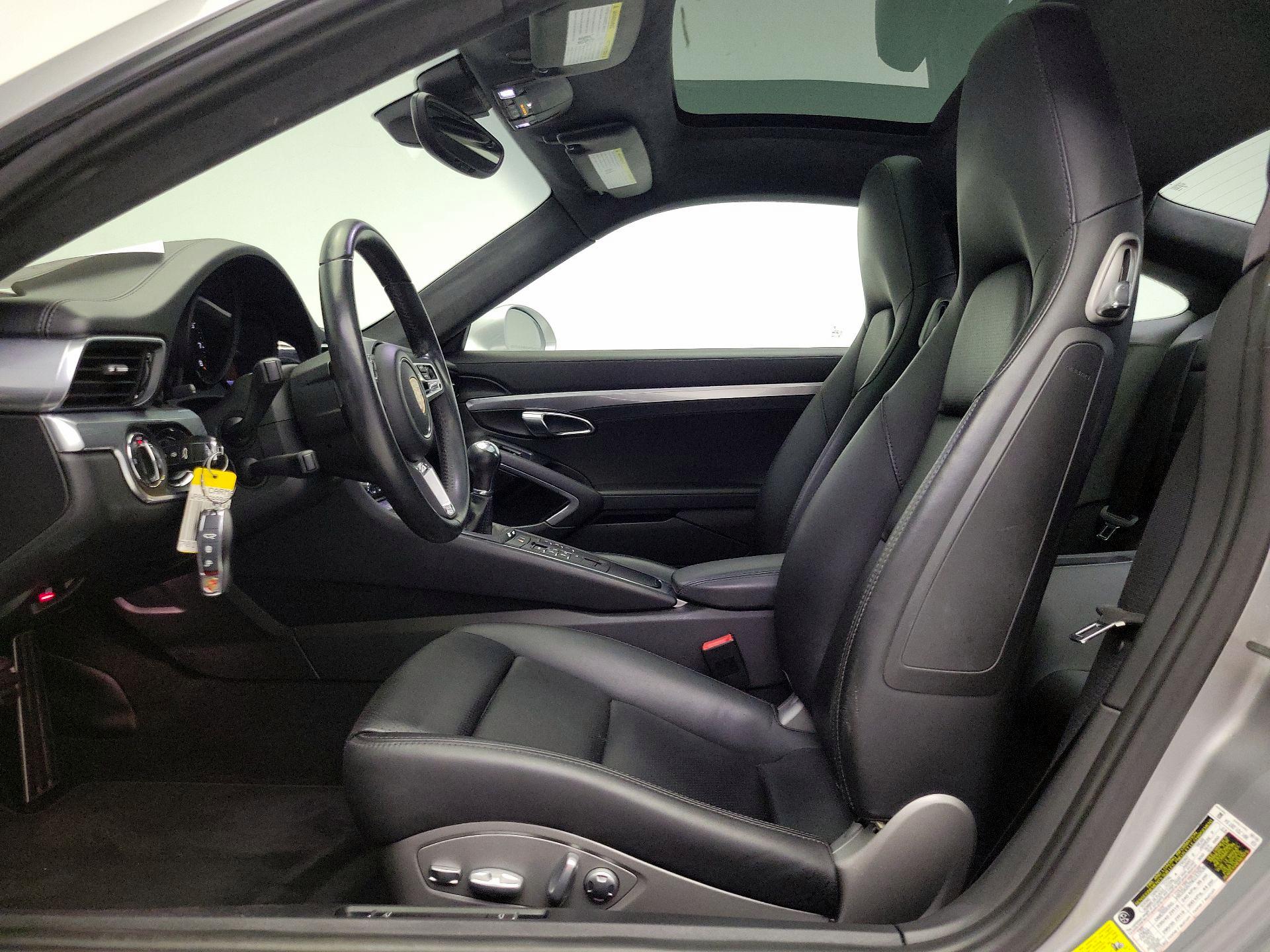 Thumbnail: 2017 Porsche 911 - 11