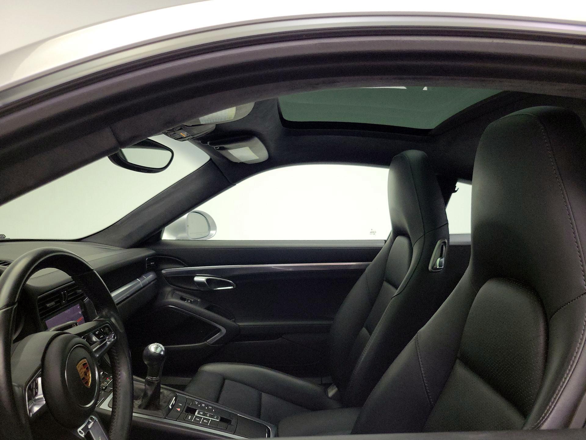 Thumbnail: 2017 Porsche 911 - 20