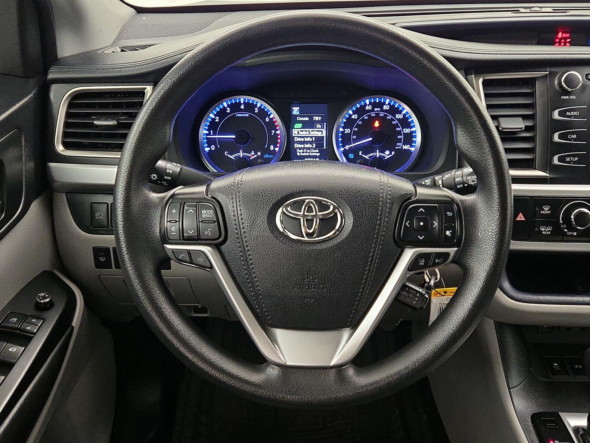 Thumbnail: 2019 Toyota Highlander - 10
