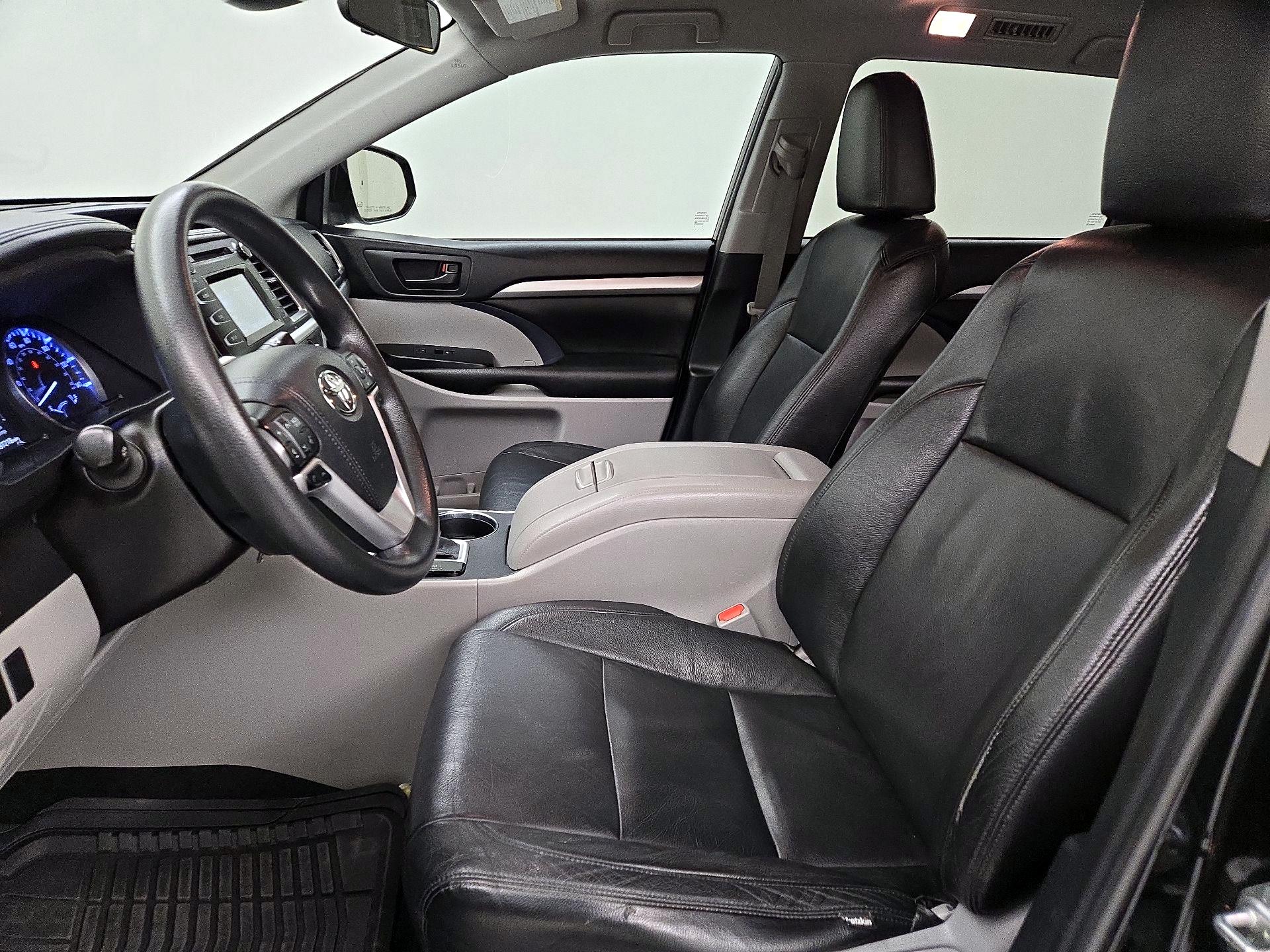 Thumbnail: 2019 Toyota Highlander - 11