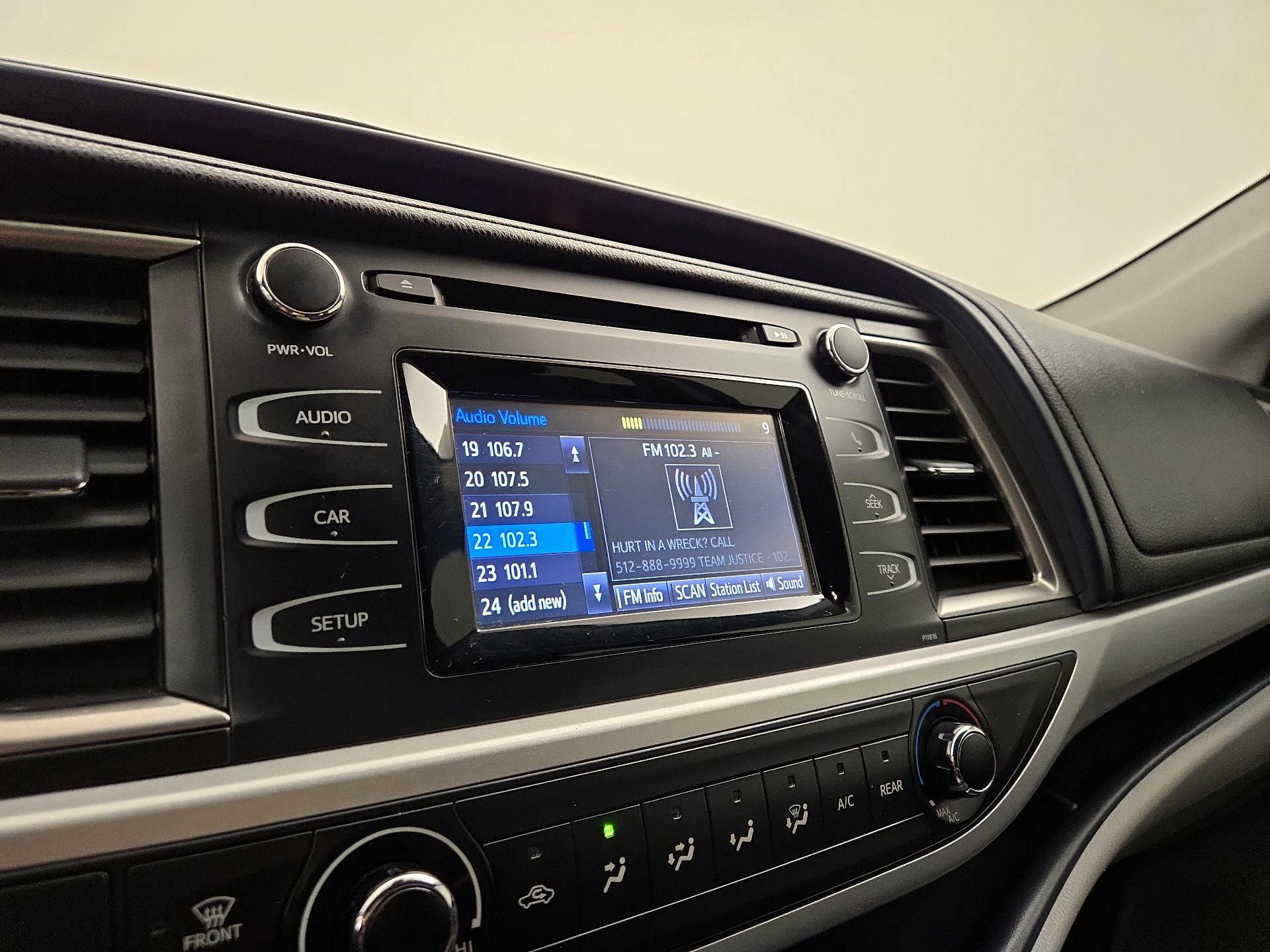 Thumbnail: 2019 Toyota Highlander - 15