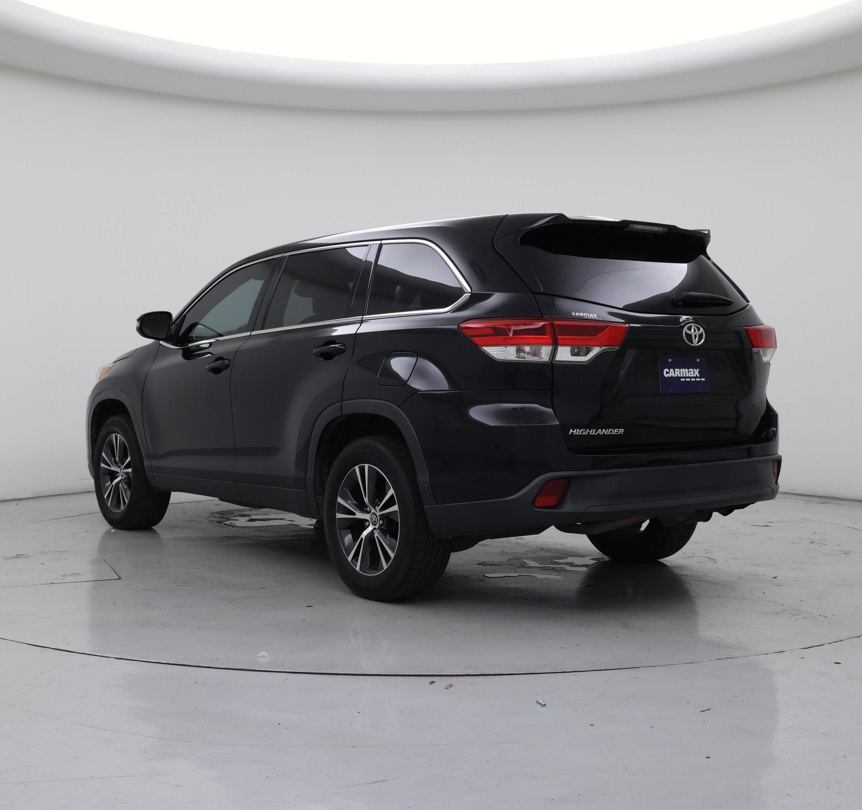 Thumbnail: 2019 Toyota Highlander - 2